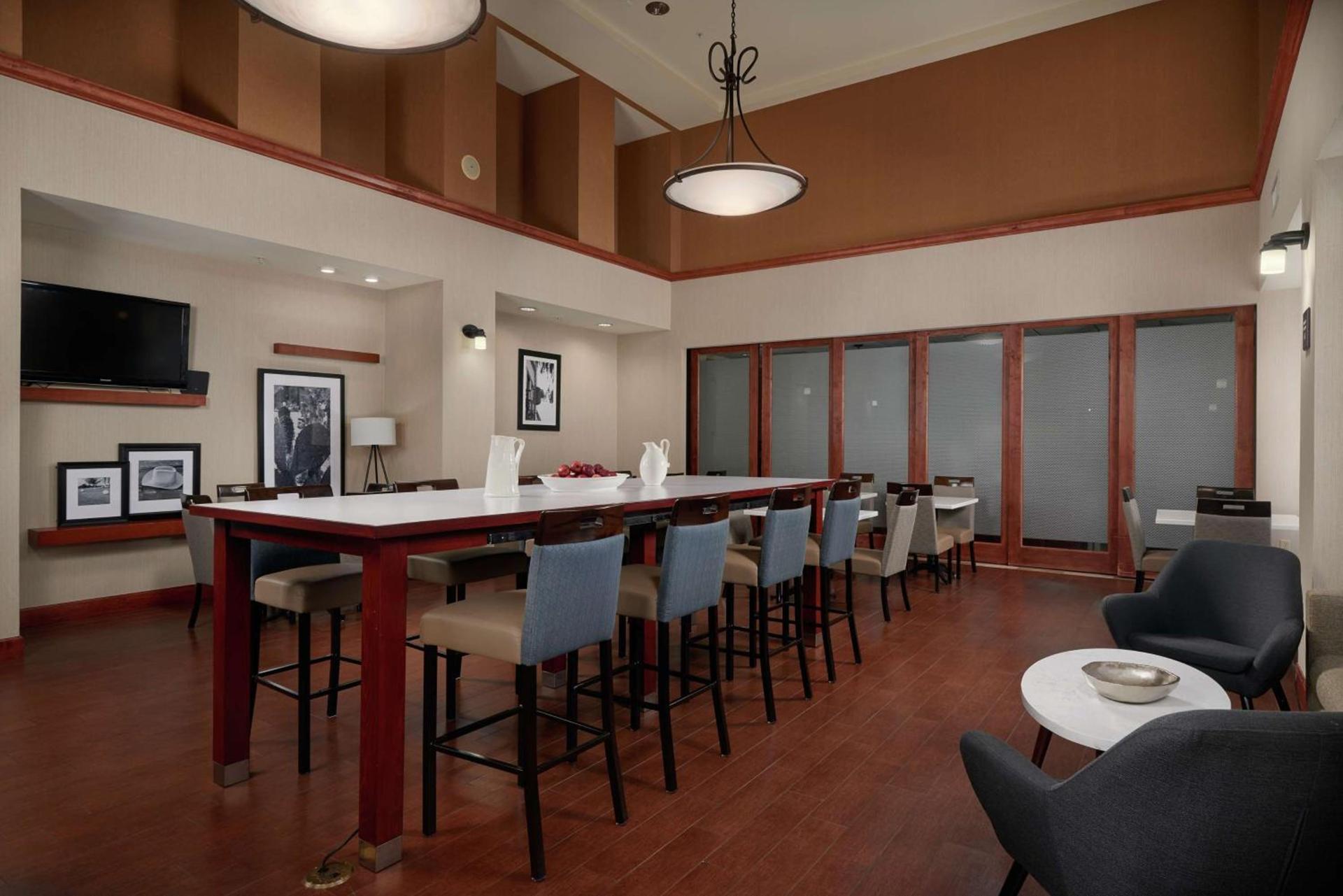 Hampton Inn & Suites Phoenix-Surprise photo 5
