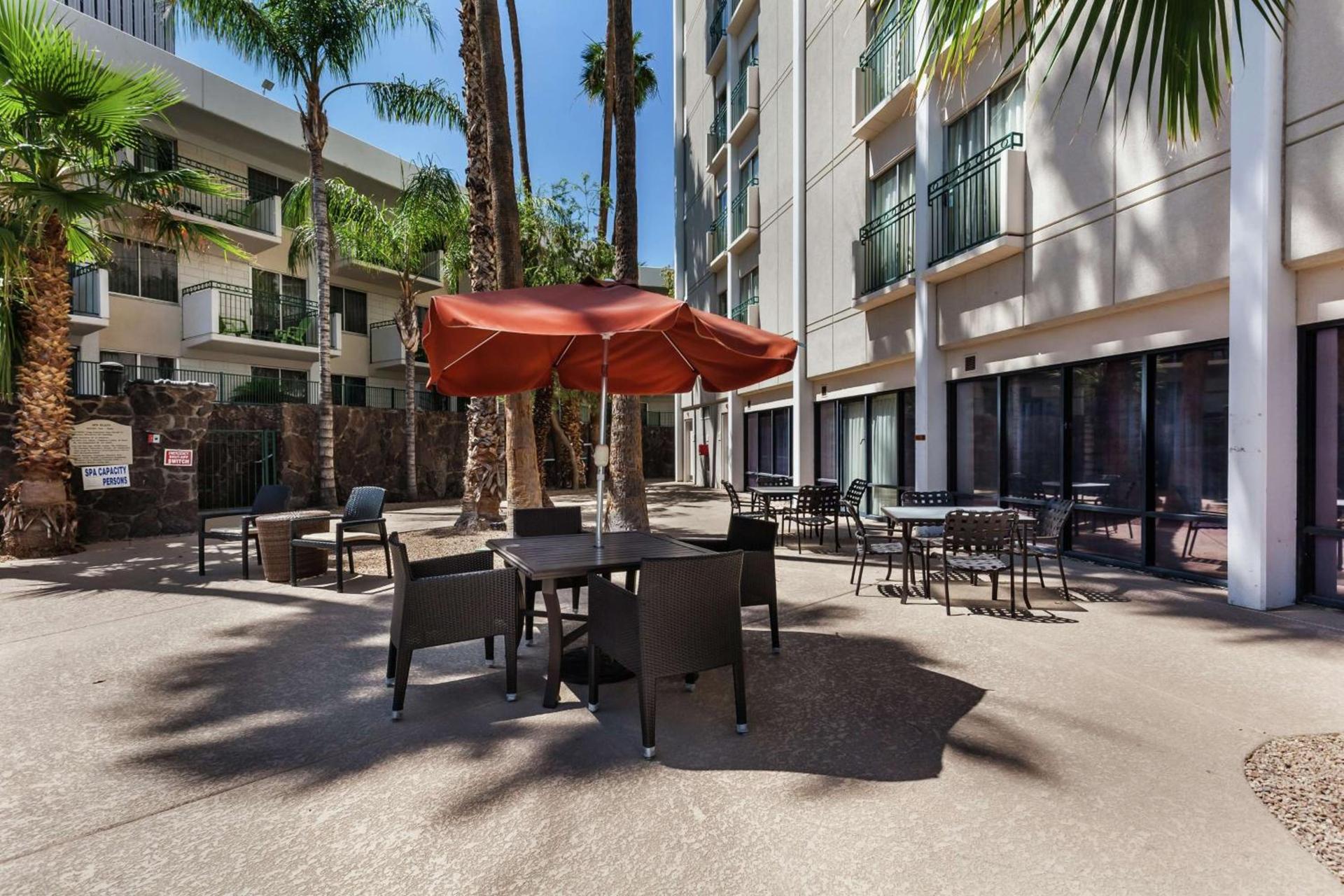 DoubleTree by Hilton Phoenix Midtown photo 2