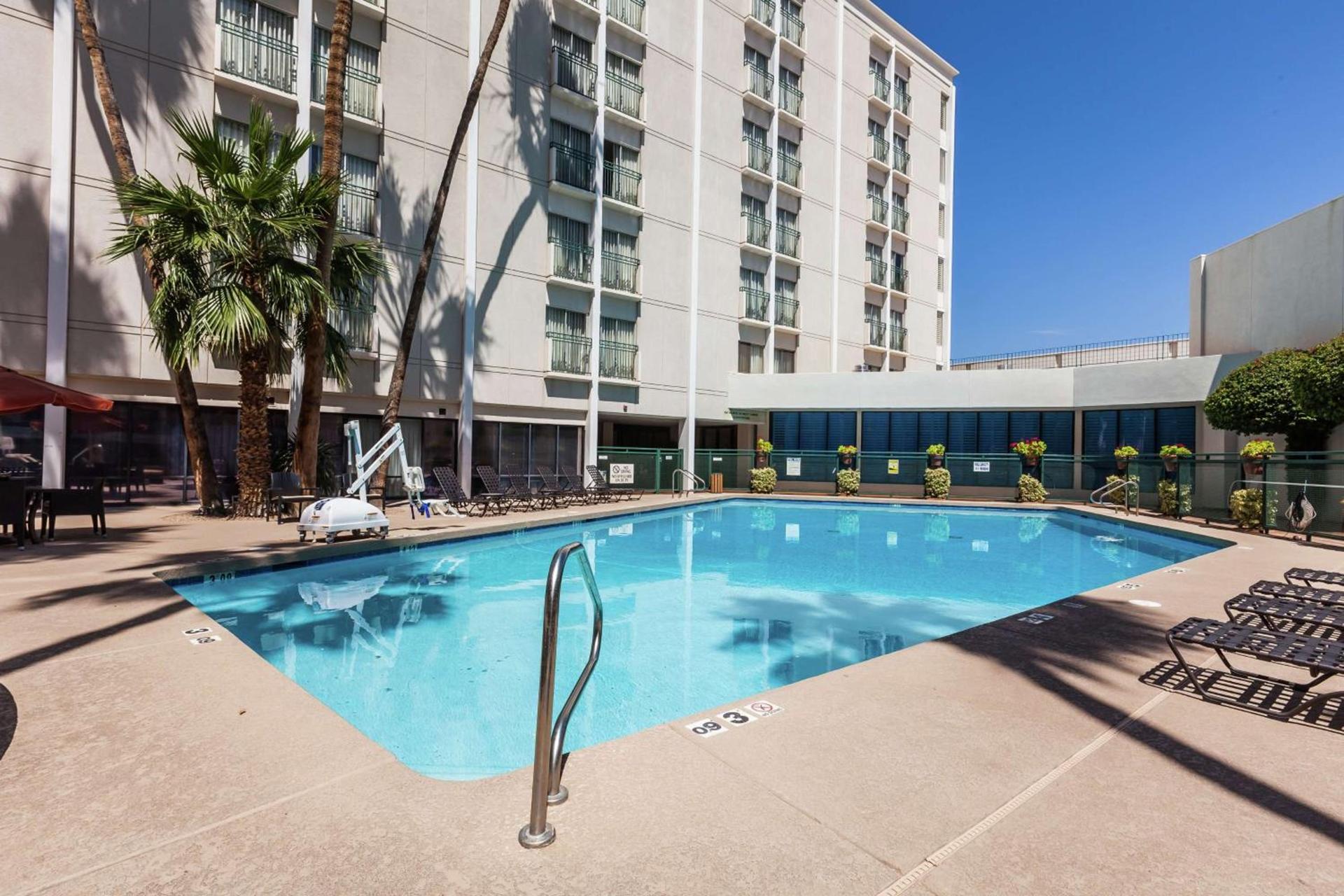 DoubleTree by Hilton Phoenix Midtown photo 8
