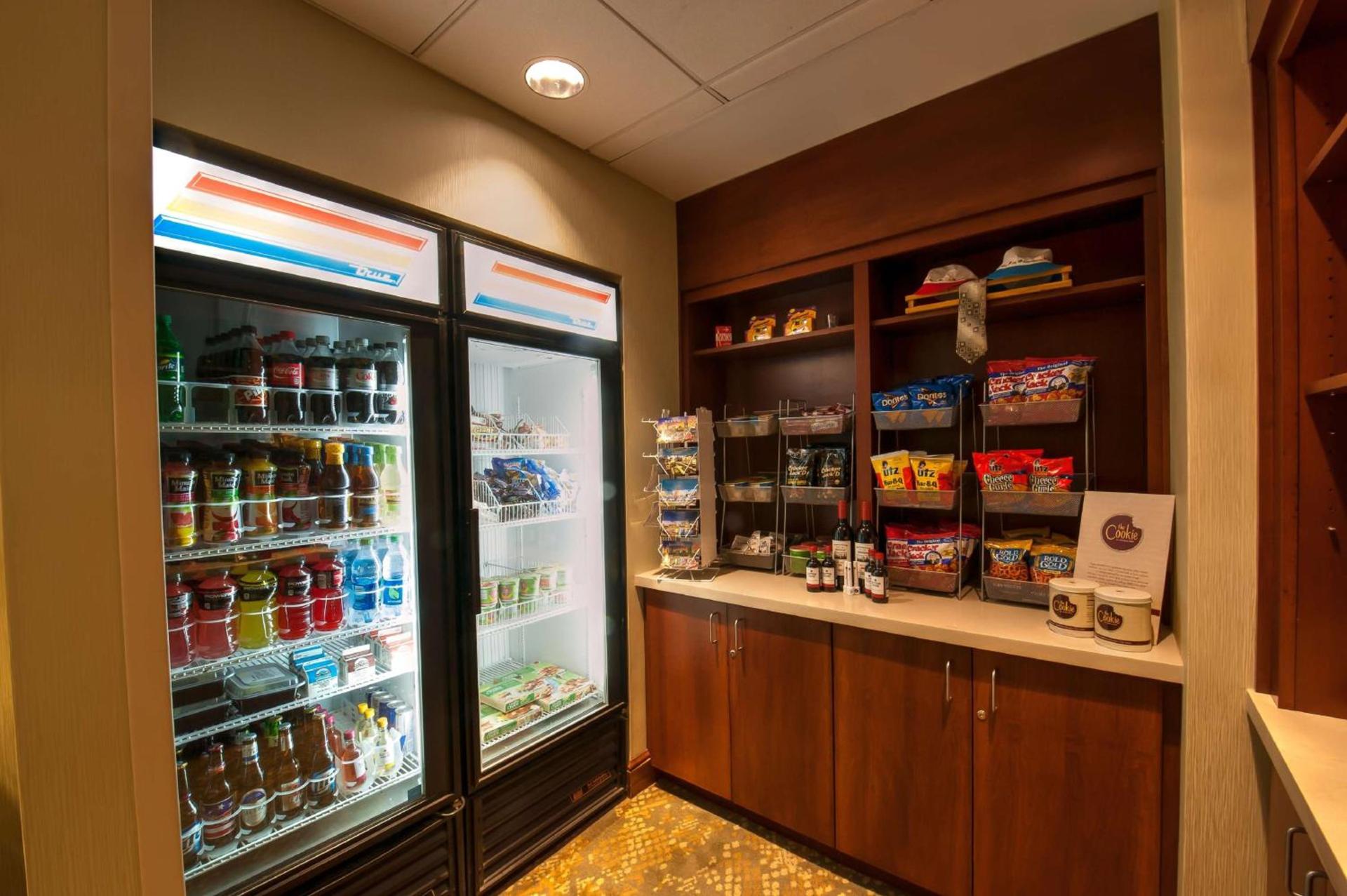 DoubleTree By Hilton Baltimore North Pikesville photo 7