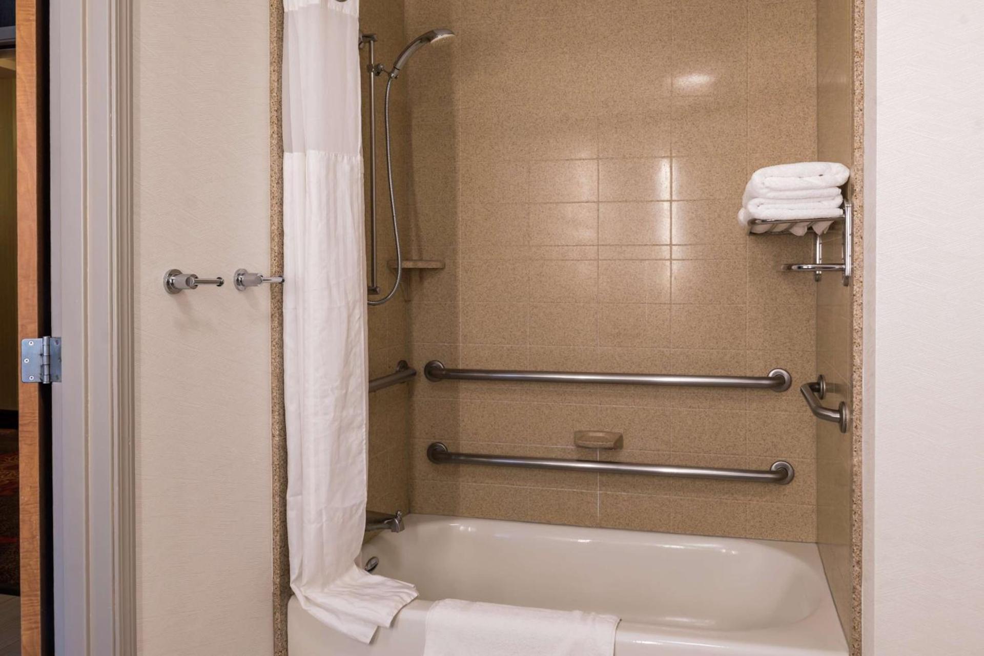 Hilton Garden Inn Bend photo 55
