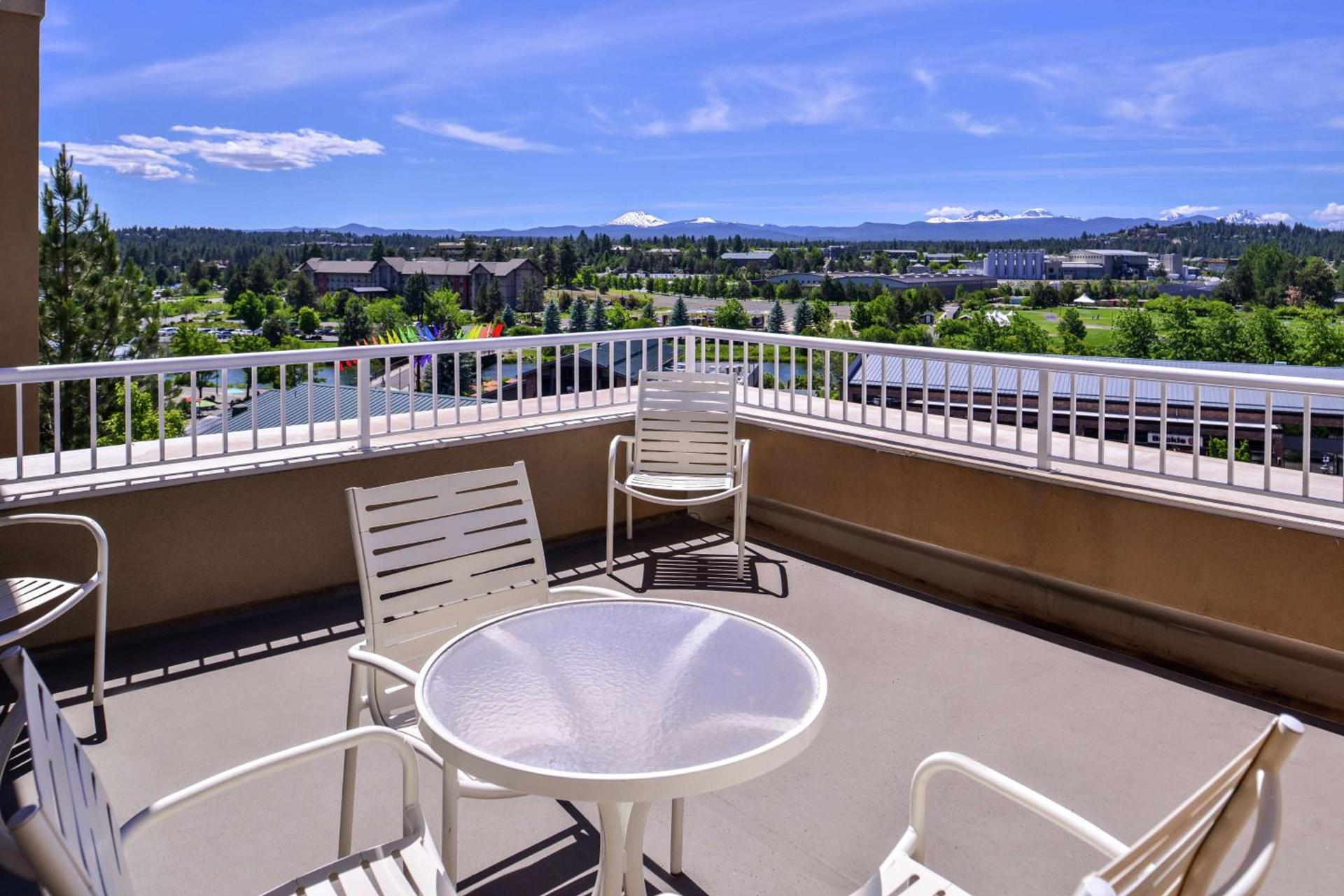 Hilton Garden Inn Bend photo 64