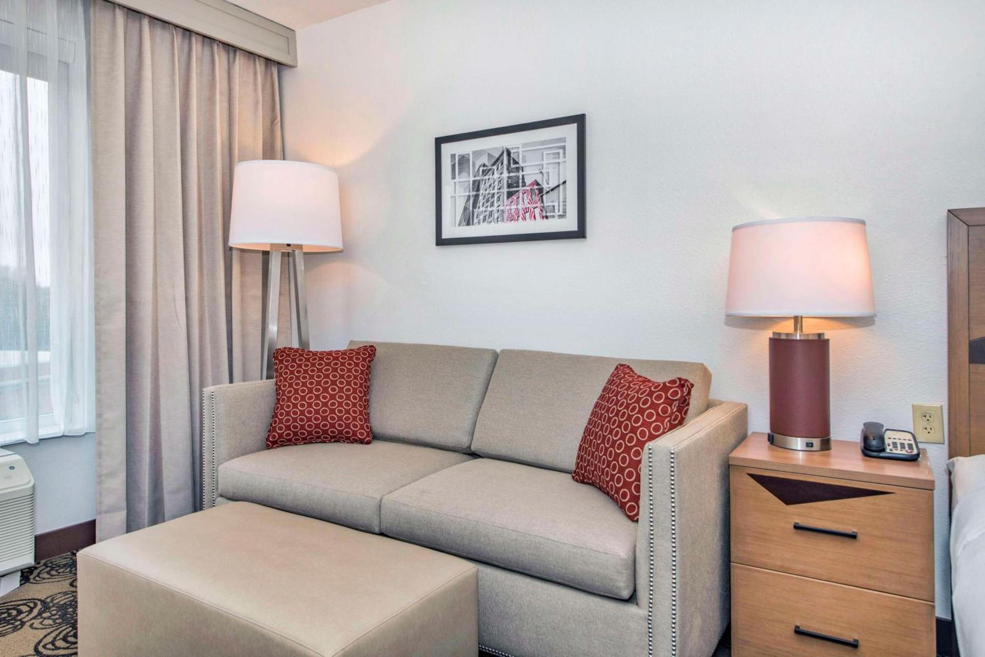 DoubleTree by Hilton Raleigh-Cary photo 10