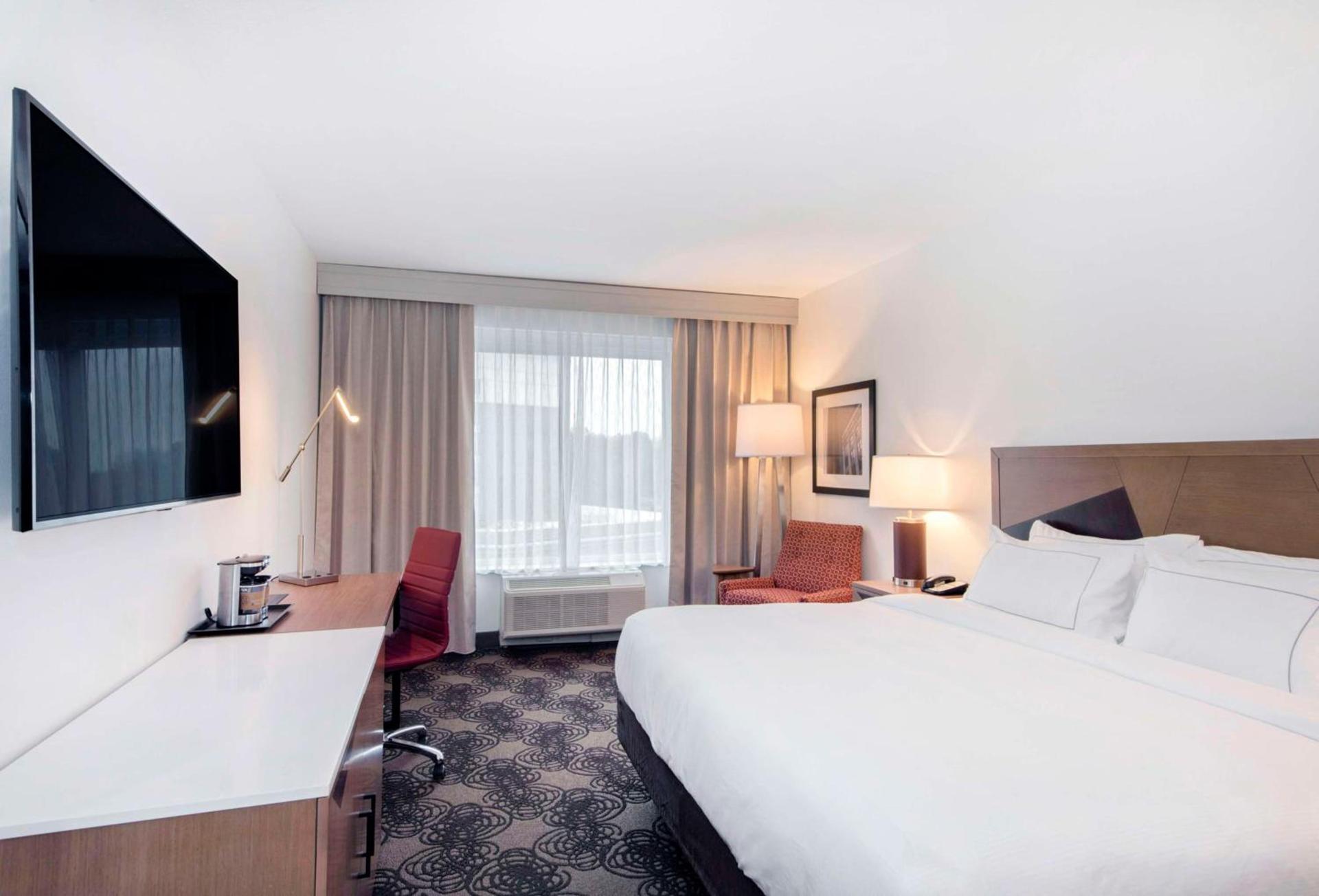 DoubleTree by Hilton Raleigh-Cary photo 13