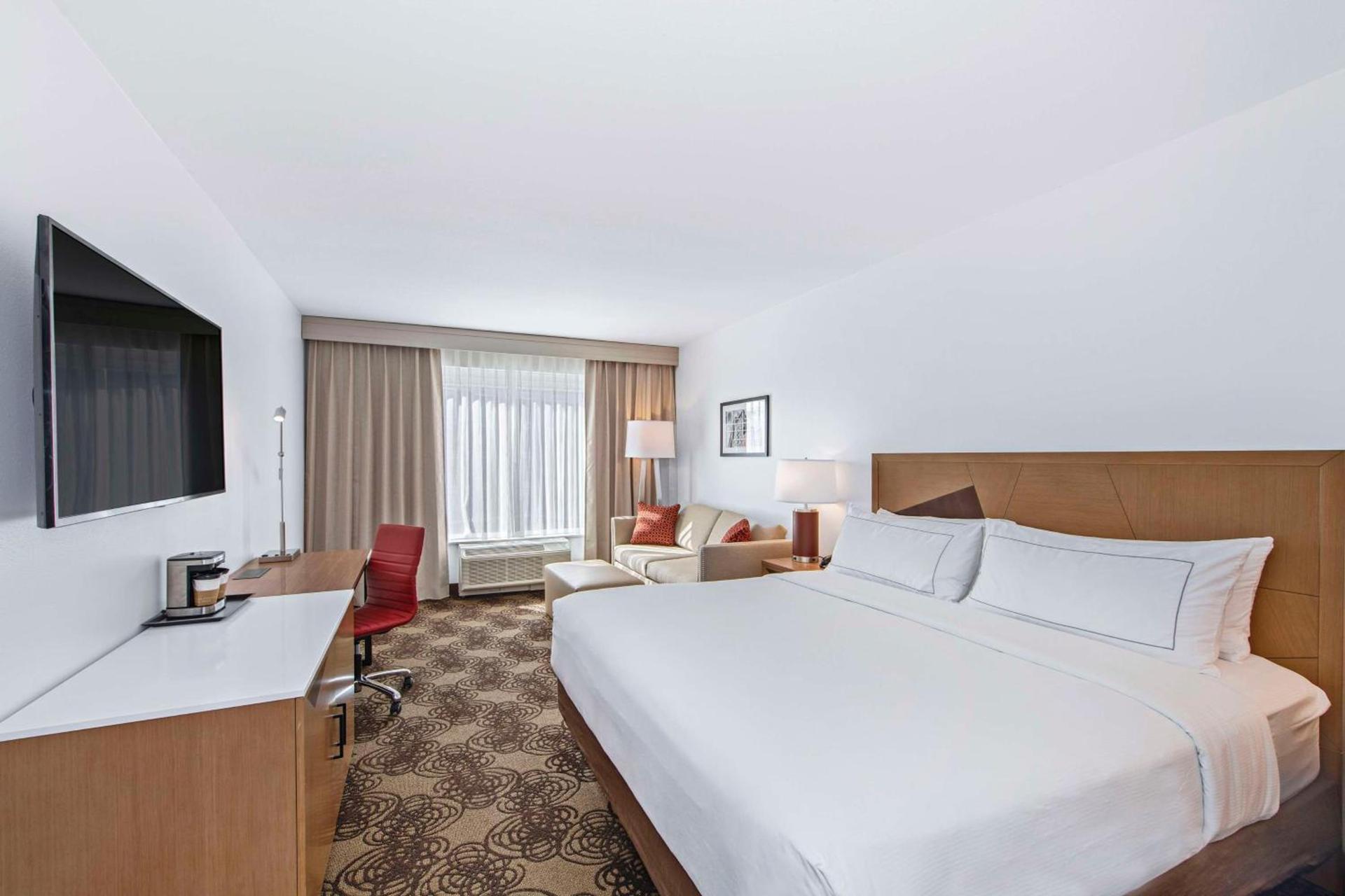 DoubleTree by Hilton Raleigh-Cary photo 15