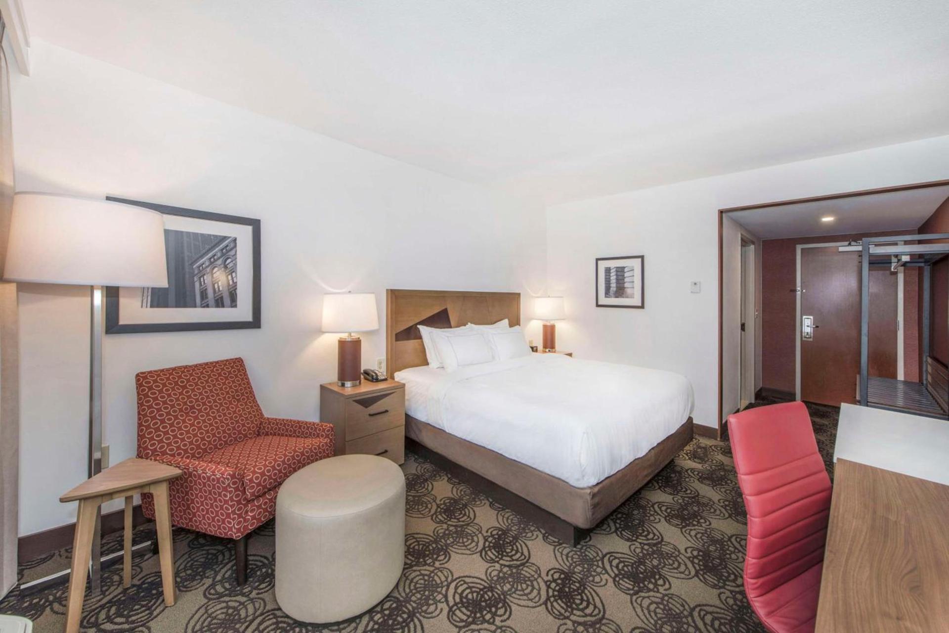 DoubleTree by Hilton Raleigh-Cary photo 14