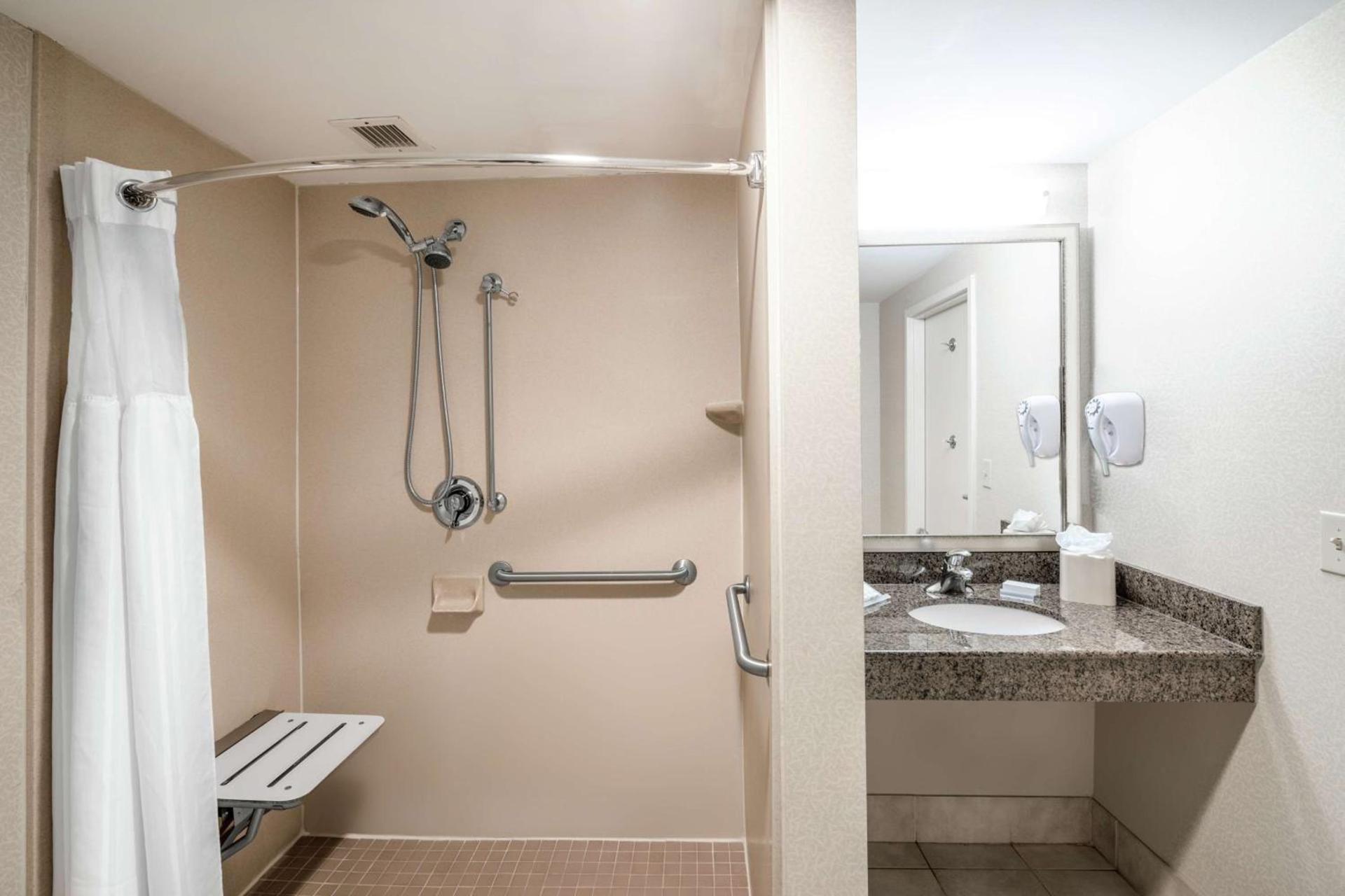 Hilton Garden Inn Richmond Airport photo 12