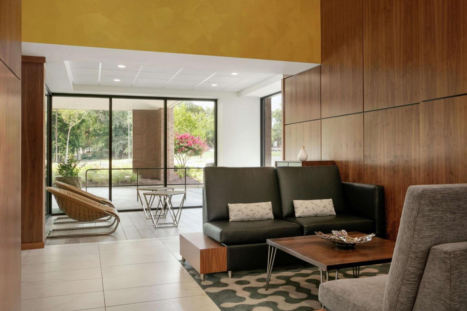 Embassy Suites by Hilton Richmond photo 9