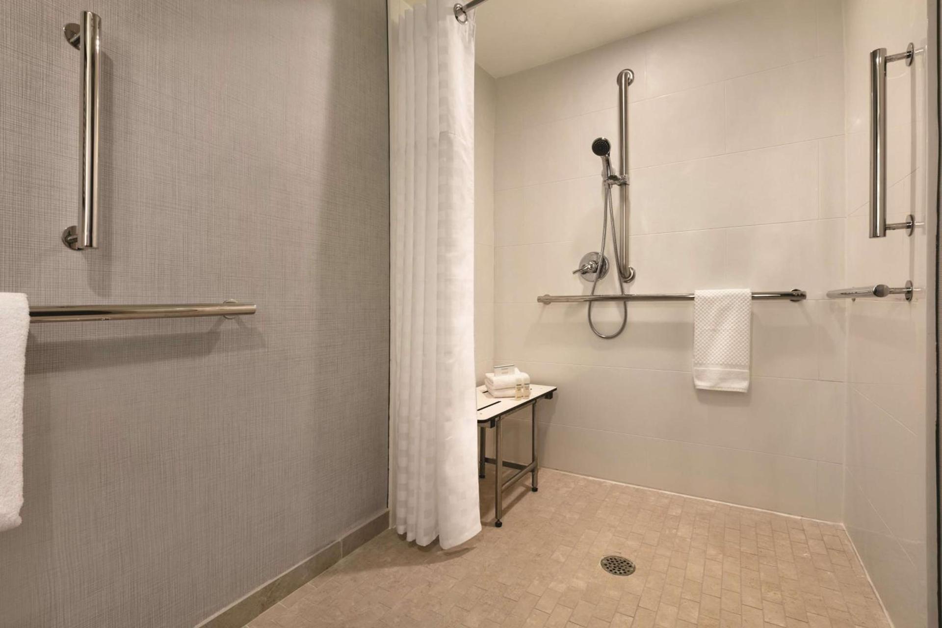 Embassy Suites by Hilton Richmond photo 21