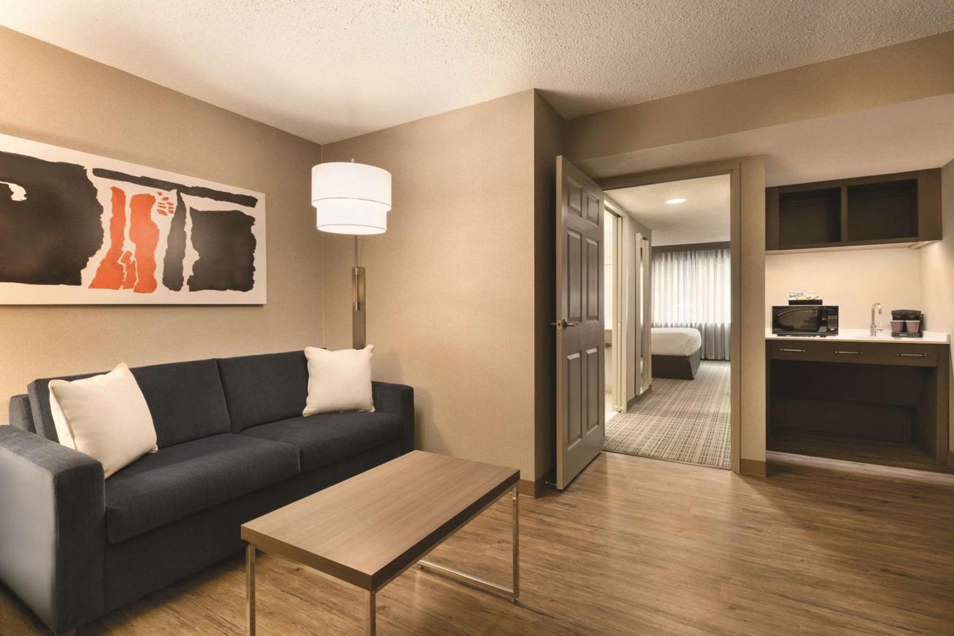 Embassy Suites by Hilton Richmond photo 25