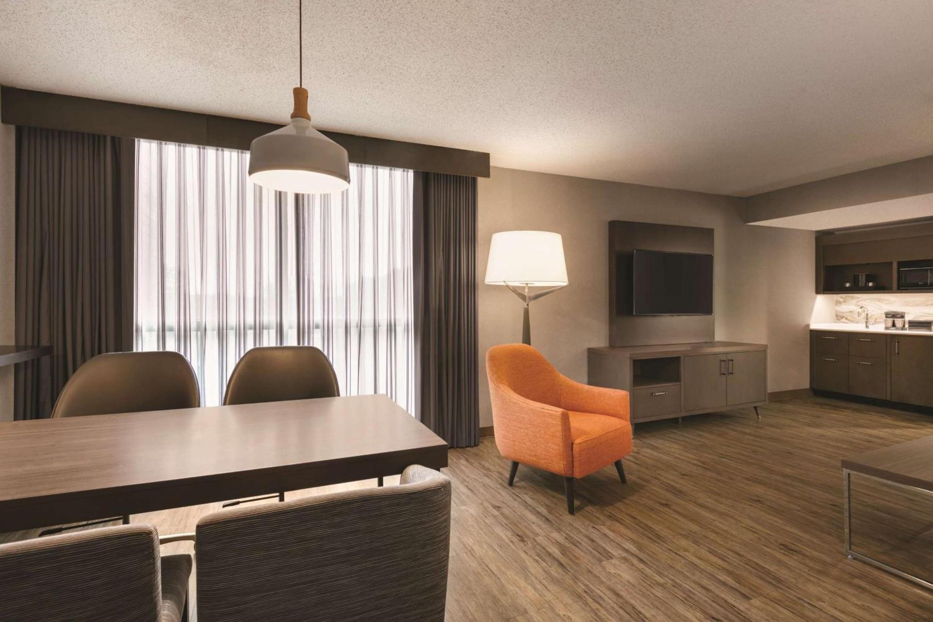 Embassy Suites by Hilton Richmond photo 29