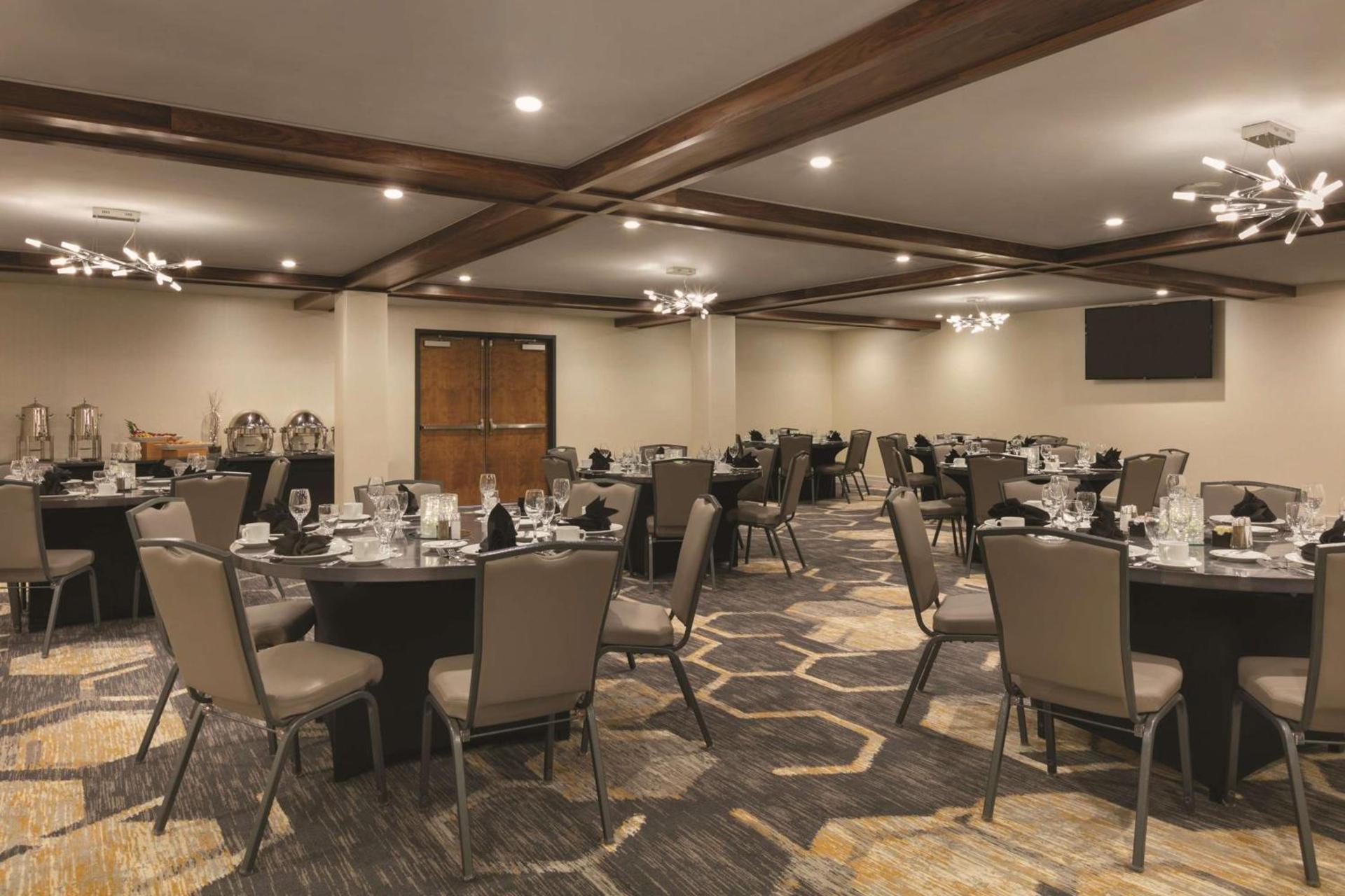 Embassy Suites by Hilton Richmond photo 45