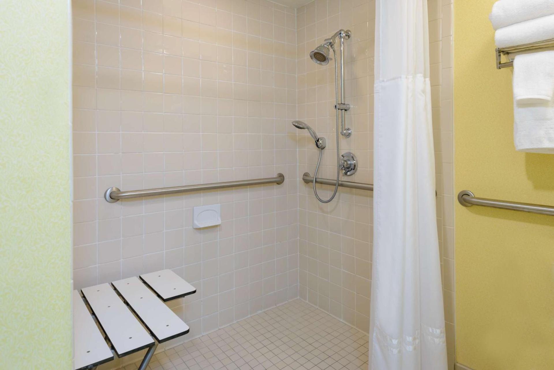DoubleTree by Hilton Richmond - Midlothian photo 22
