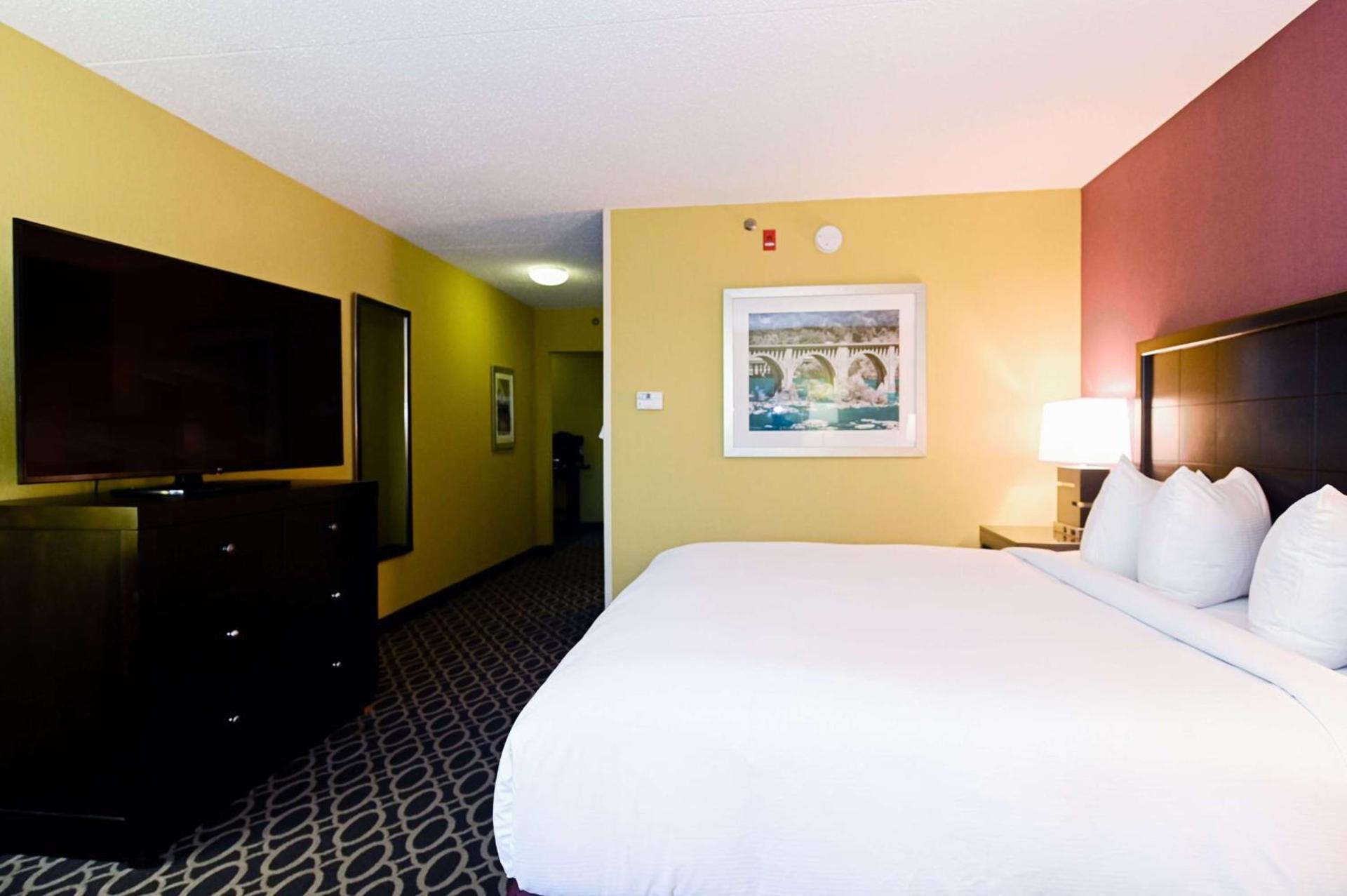 DoubleTree by Hilton Richmond - Midlothian photo 33