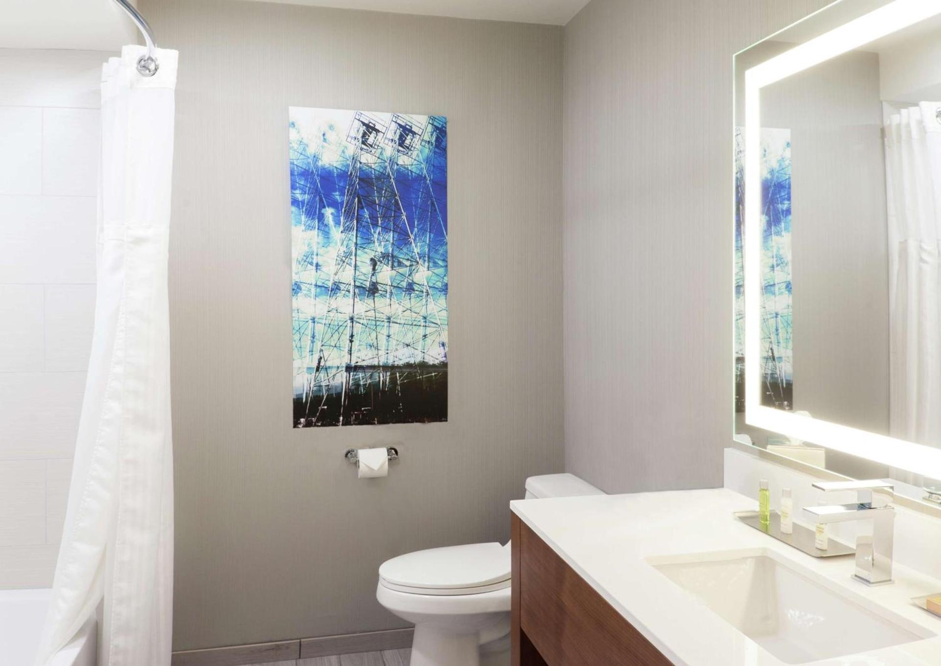 DoubleTree by Hilton Bakersfield photo 24