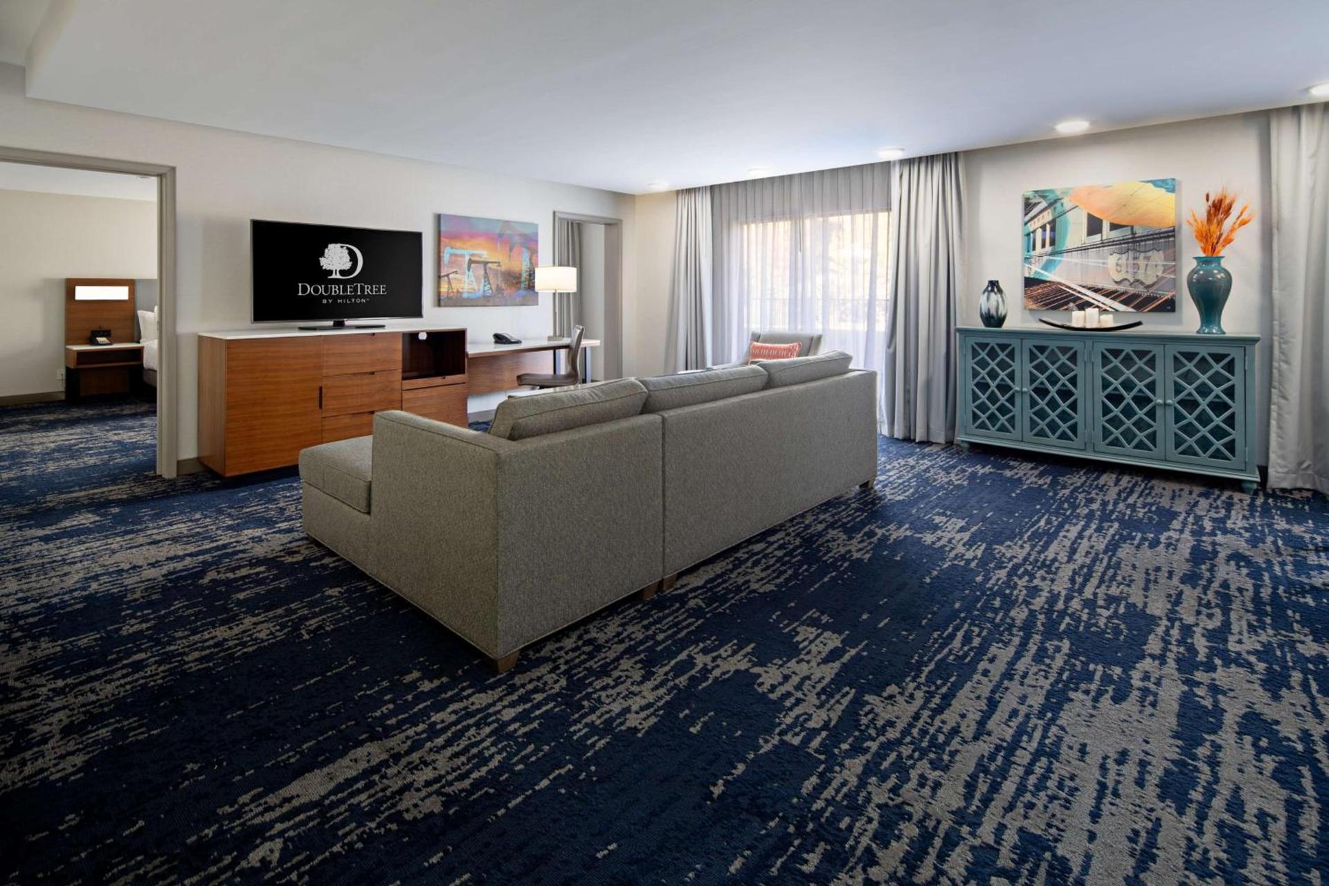 DoubleTree by Hilton Bakersfield photo 12