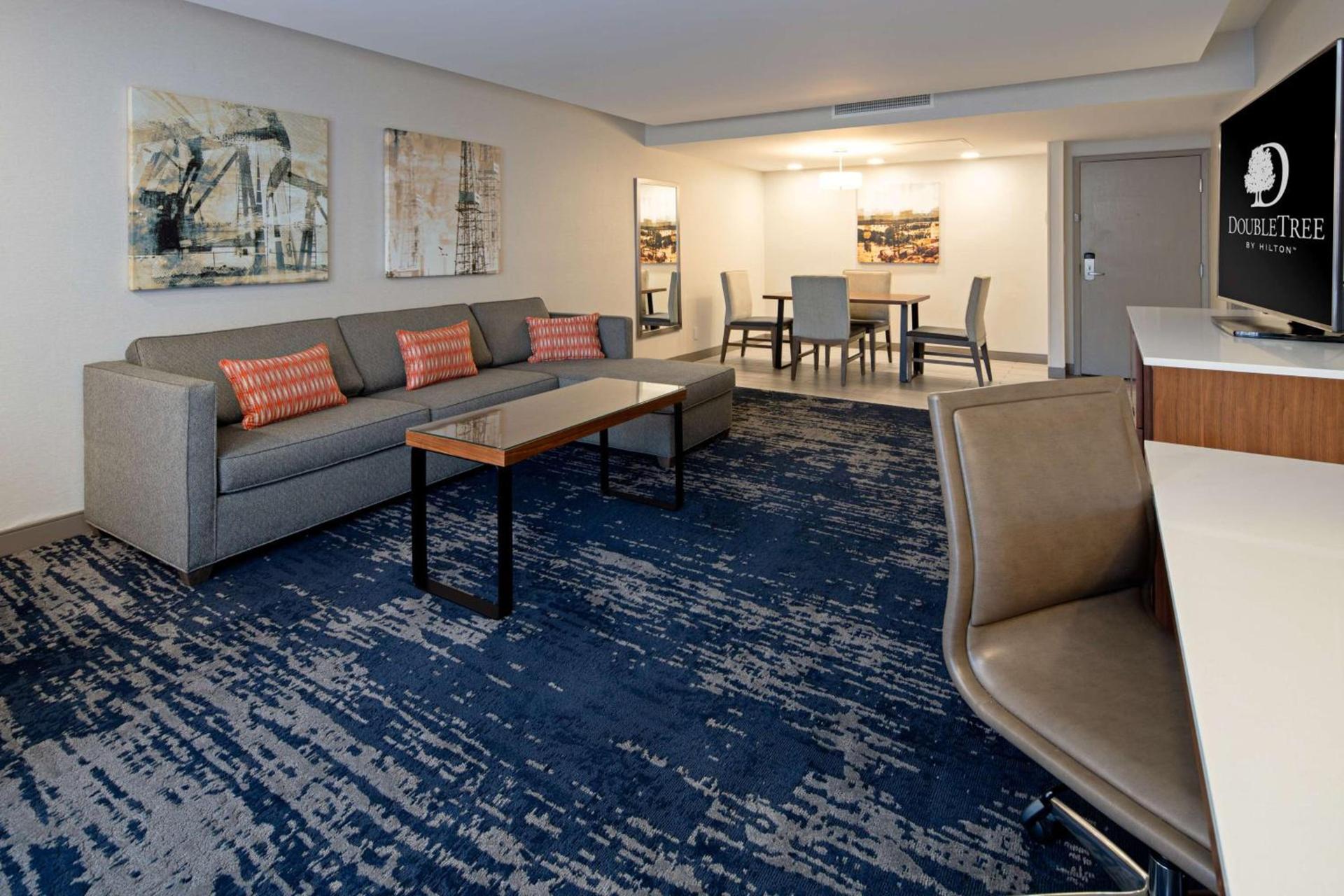 DoubleTree by Hilton Bakersfield photo 16