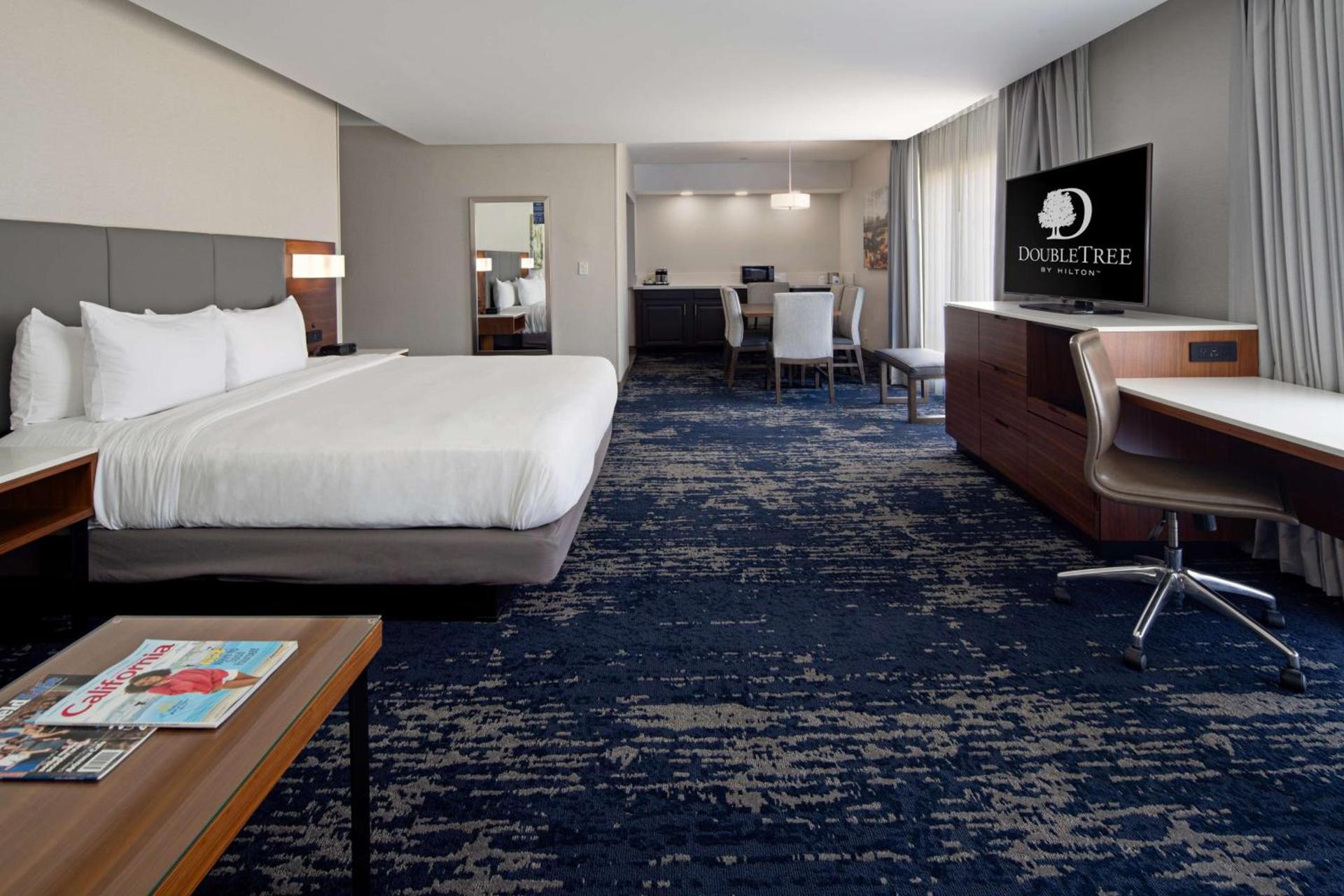 DoubleTree by Hilton Bakersfield photo 18
