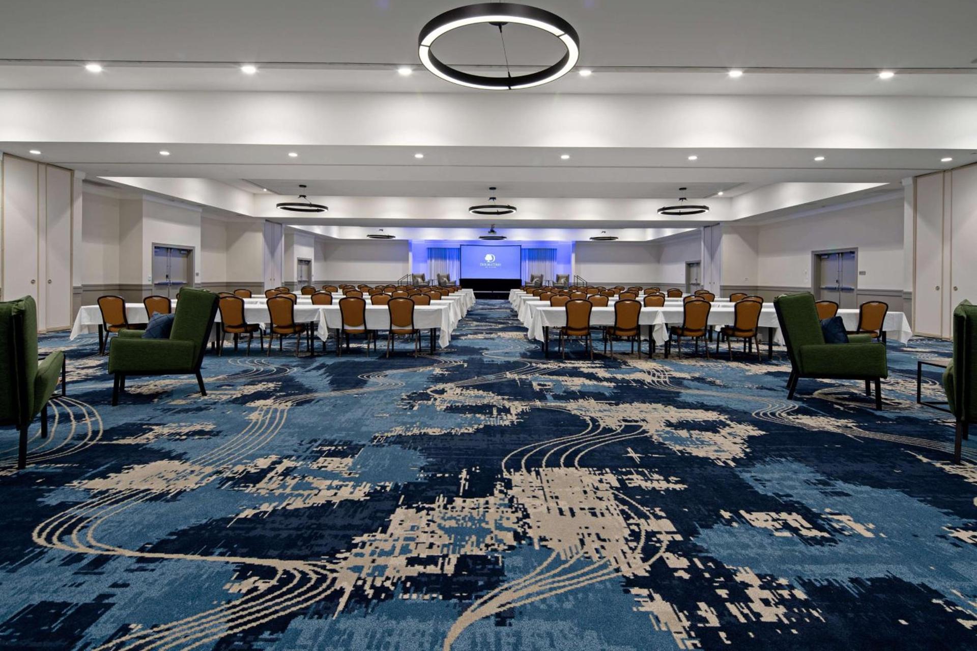 DoubleTree by Hilton Bakersfield photo 17