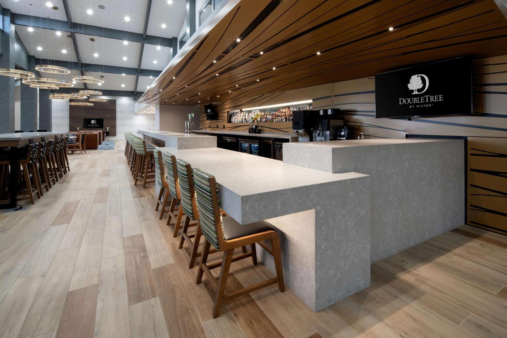DoubleTree by Hilton Bakersfield photo 21