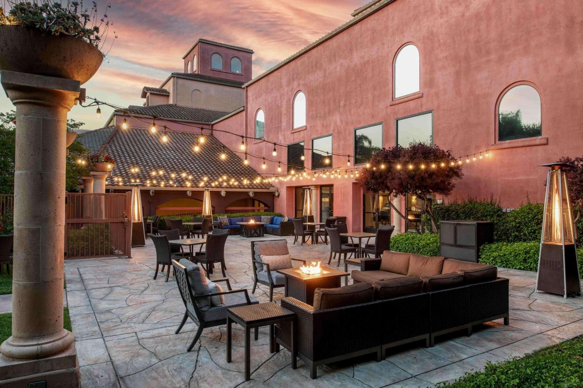 DoubleTree by Hilton Sonoma Wine Country photo 4