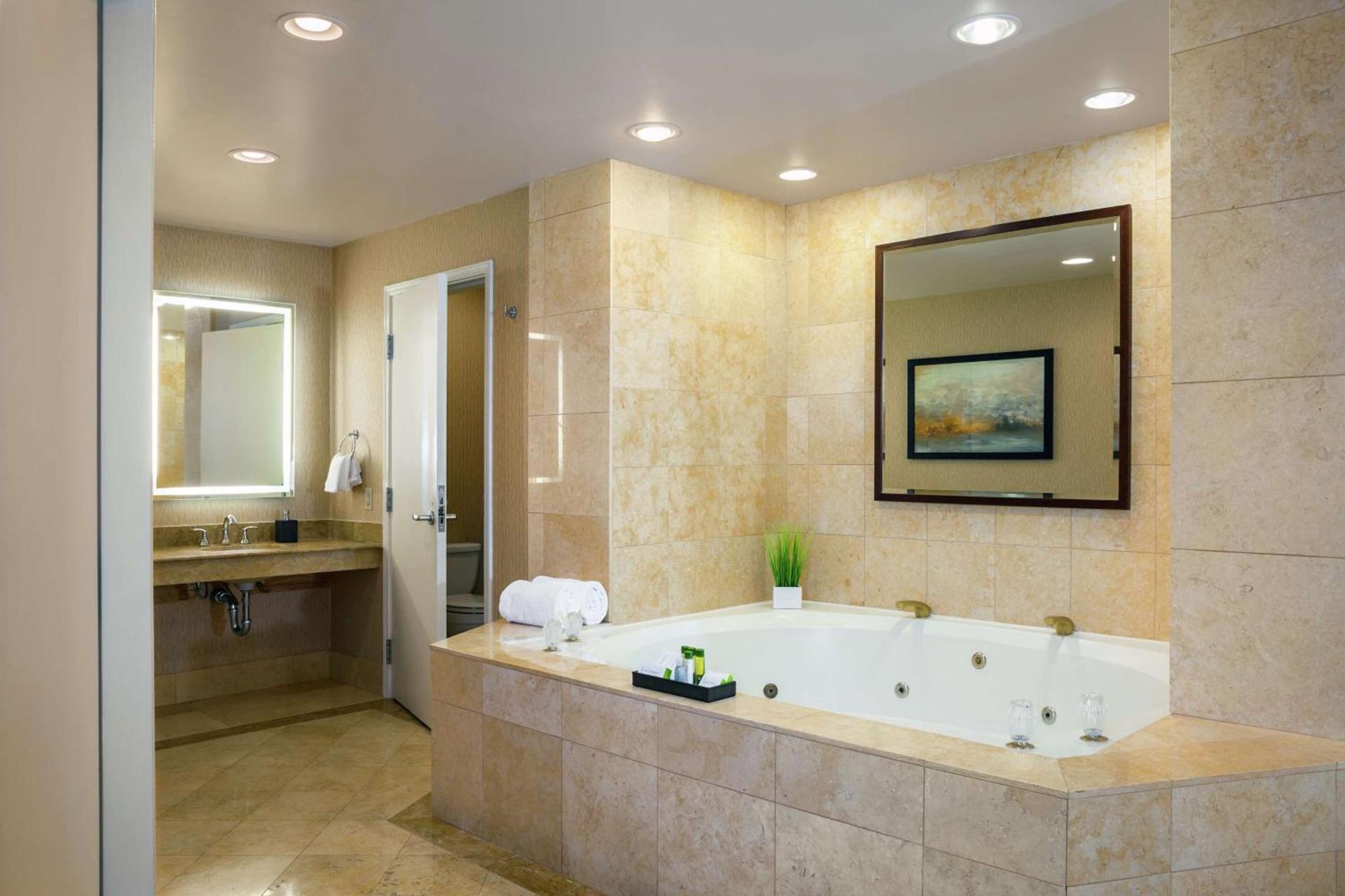 DoubleTree by Hilton Sonoma Wine Country photo 19