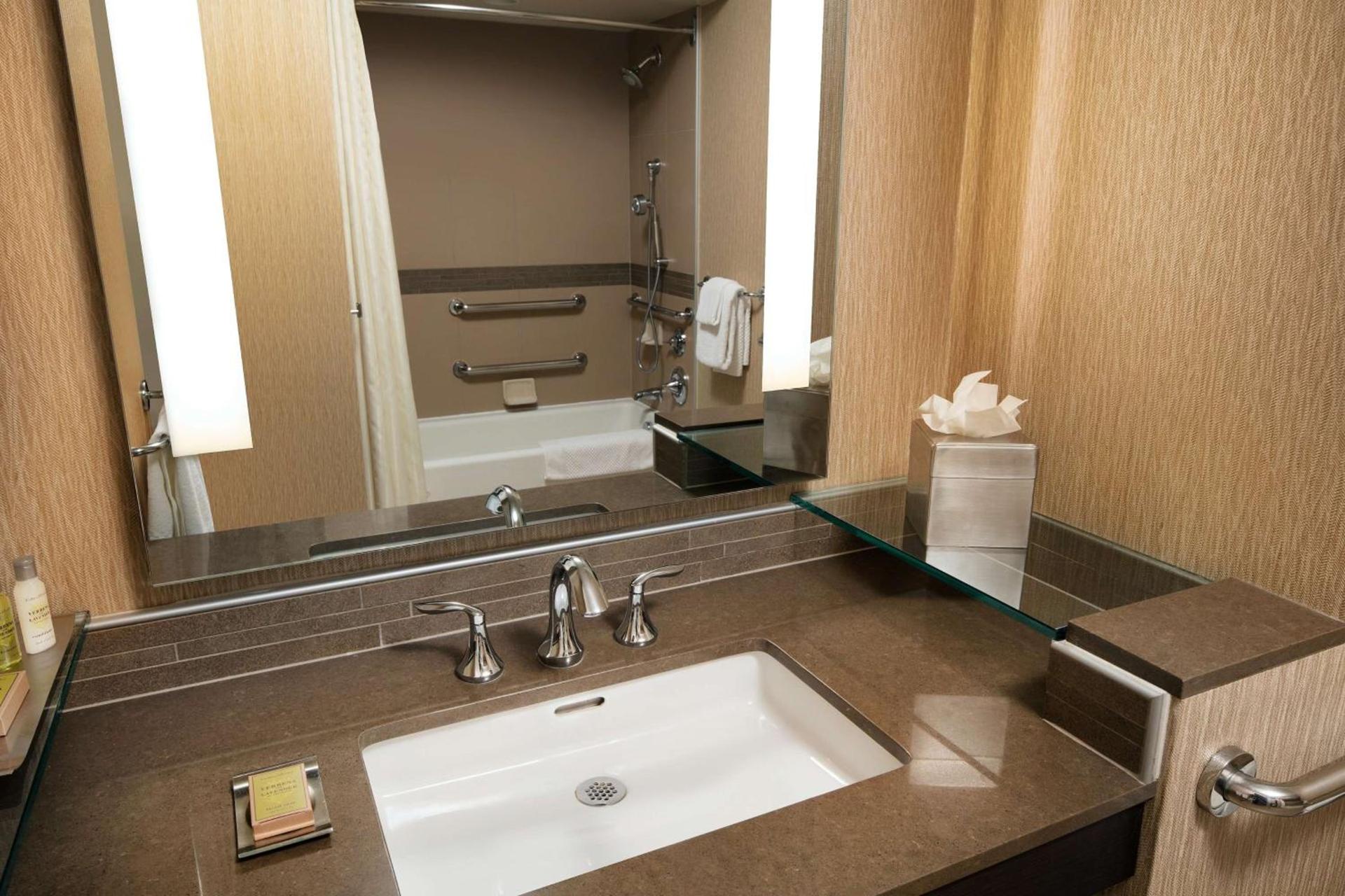 DoubleTree by Hilton Sonoma Wine Country photo 24