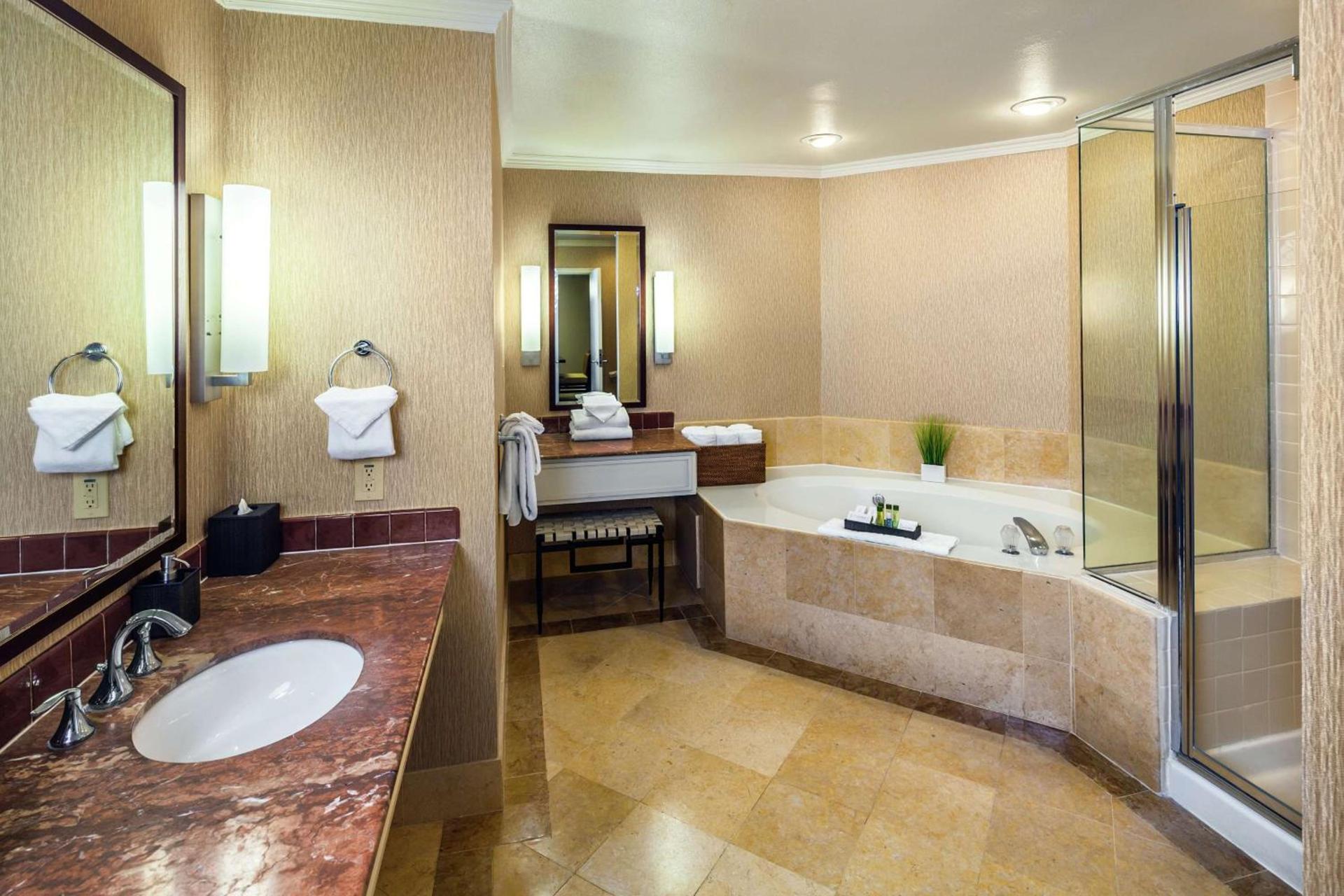 DoubleTree by Hilton Sonoma Wine Country photo 23