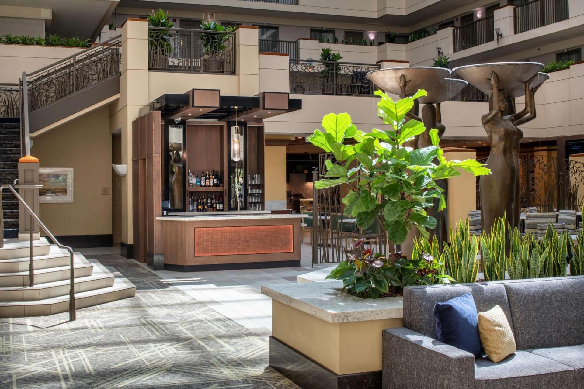 Embassy Suites by Hilton Sacramento Riverfront Promenade photo 12