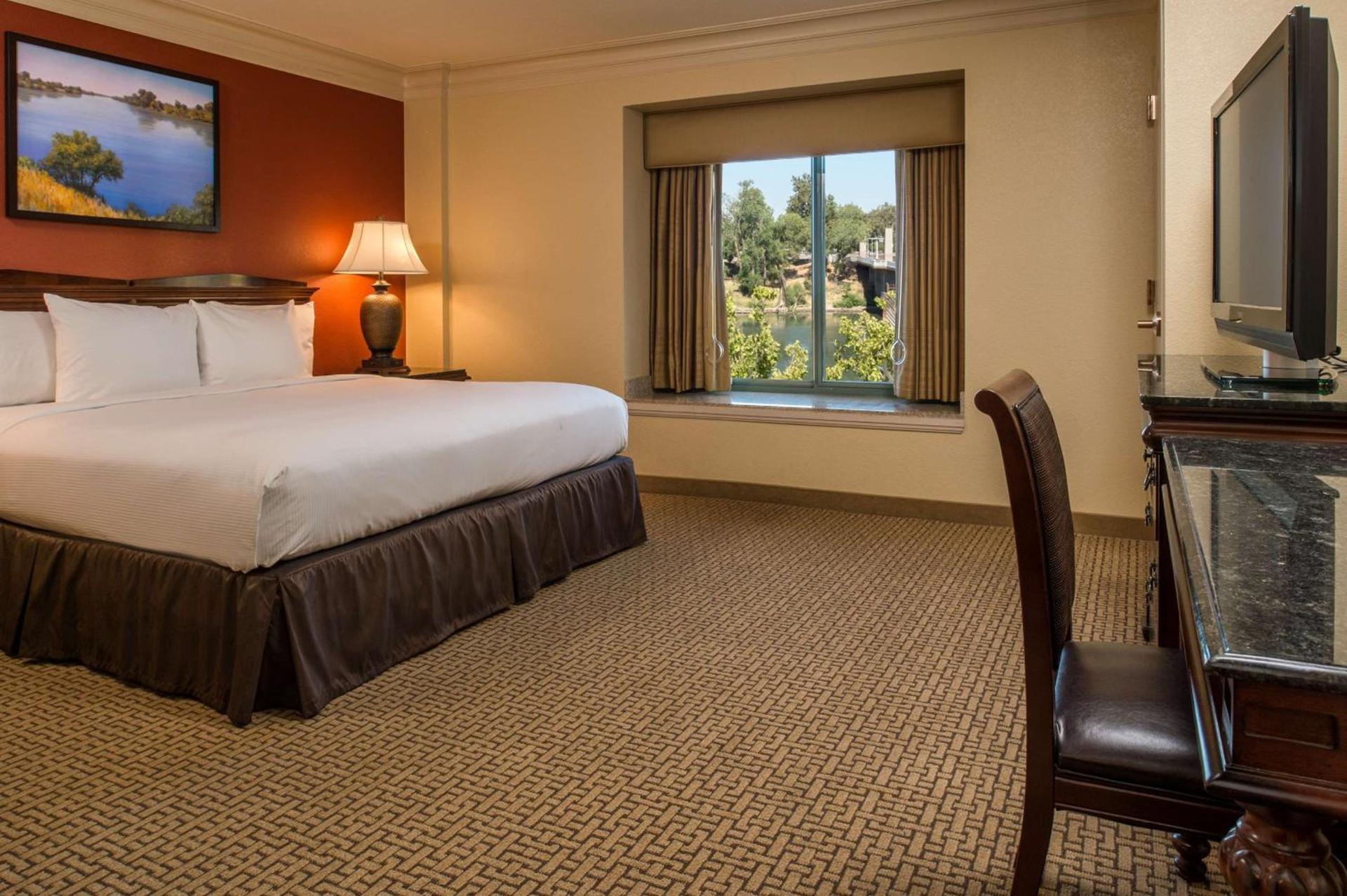 Embassy Suites by Hilton Sacramento Riverfront Promenade photo 67