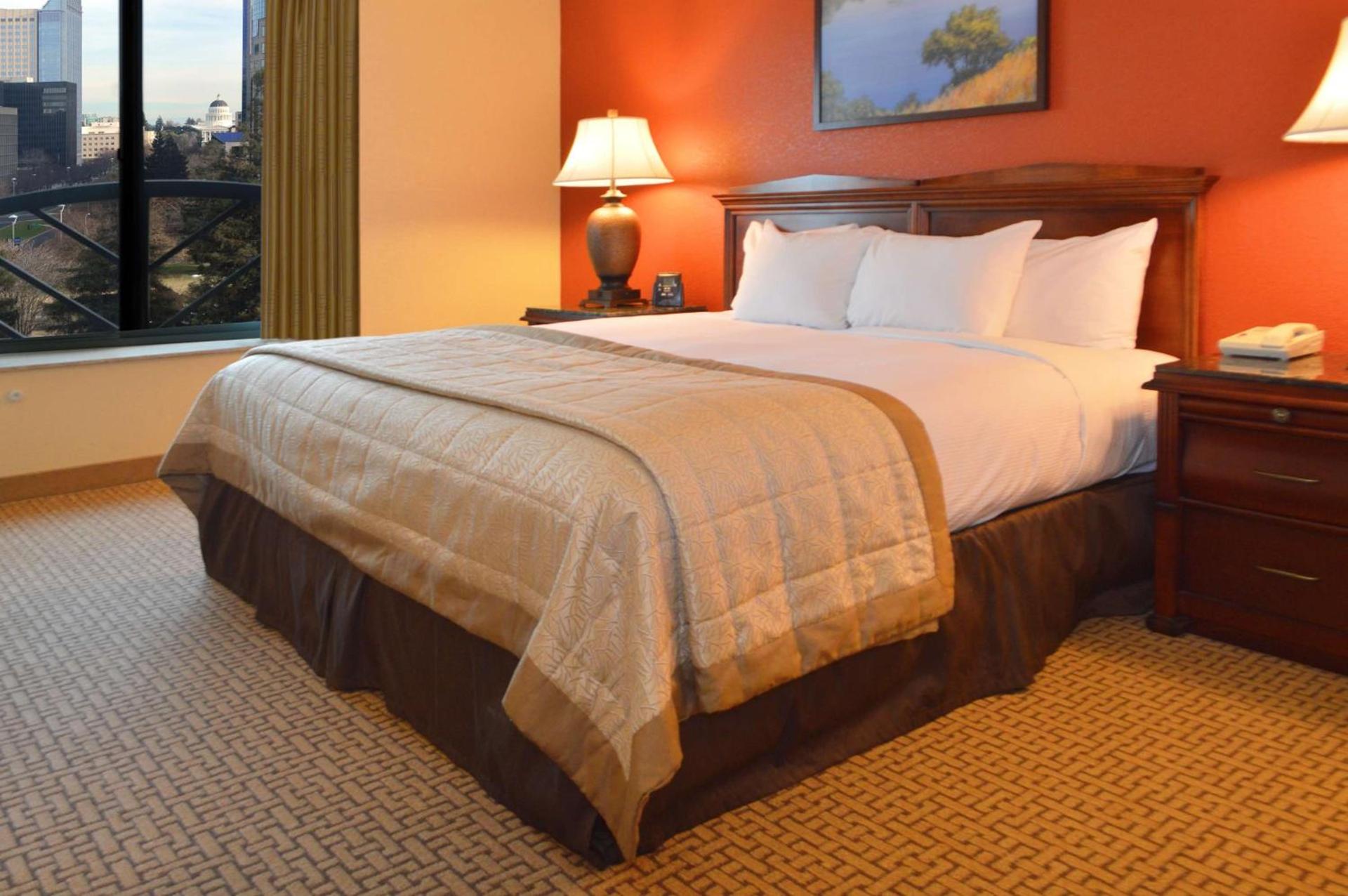 Embassy Suites by Hilton Sacramento Riverfront Promenade photo 71
