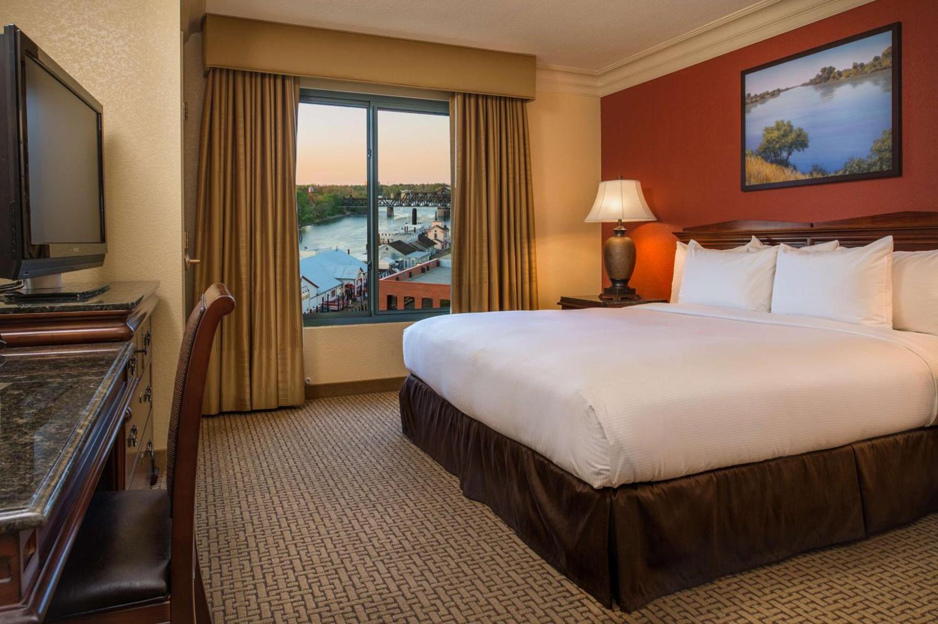 Embassy Suites by Hilton Sacramento Riverfront Promenade photo 69