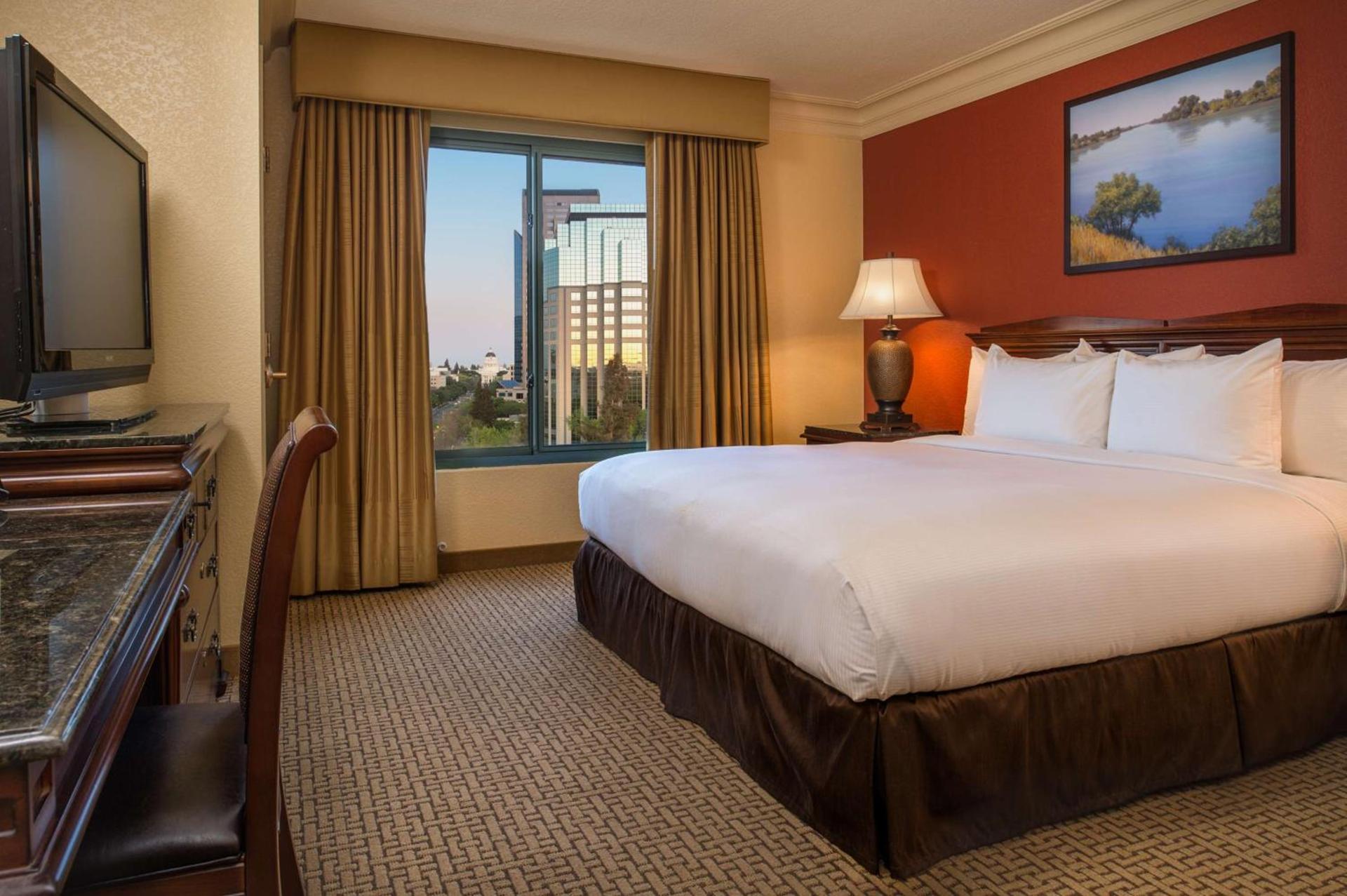 Embassy Suites by Hilton Sacramento Riverfront Promenade photo 70