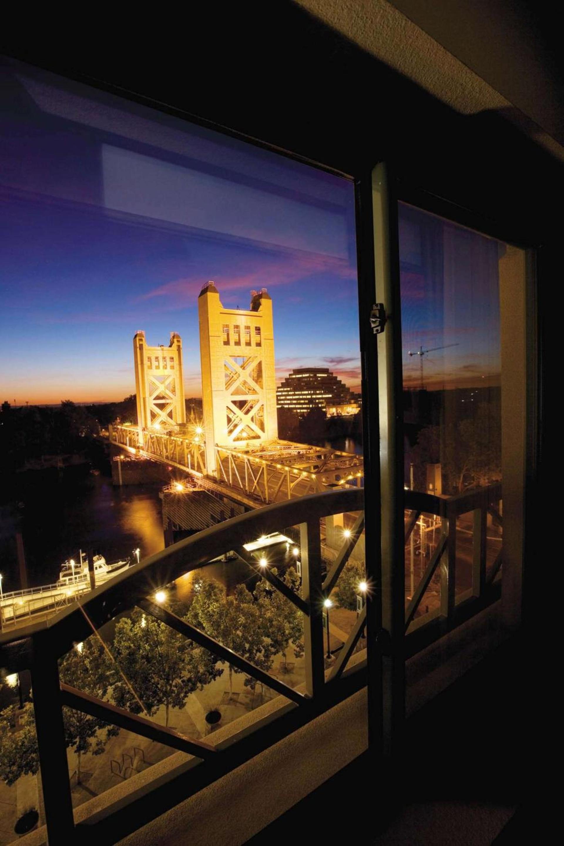 Embassy Suites by Hilton Sacramento Riverfront Promenade photo 75