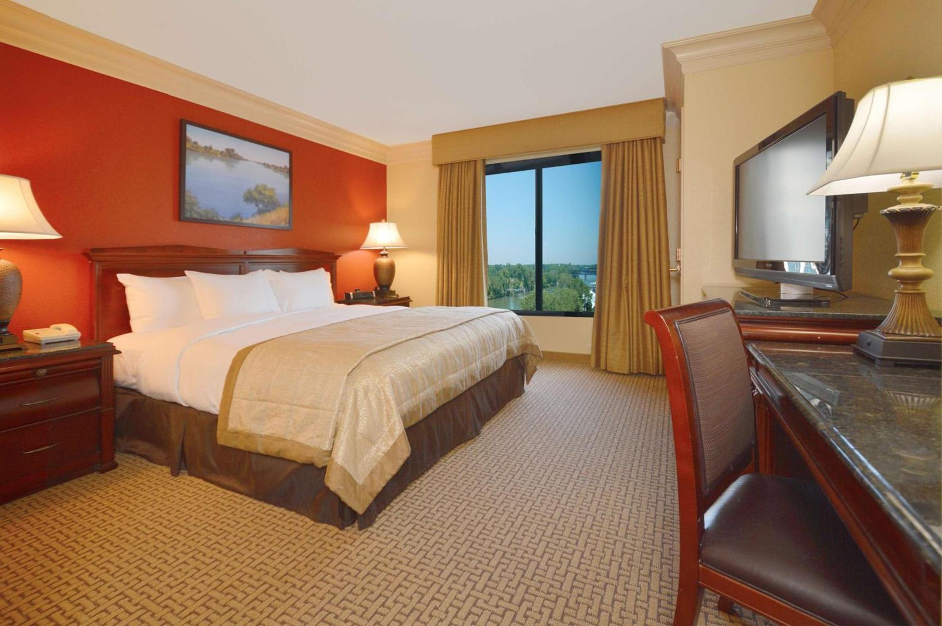 Embassy Suites by Hilton Sacramento Riverfront Promenade photo 79
