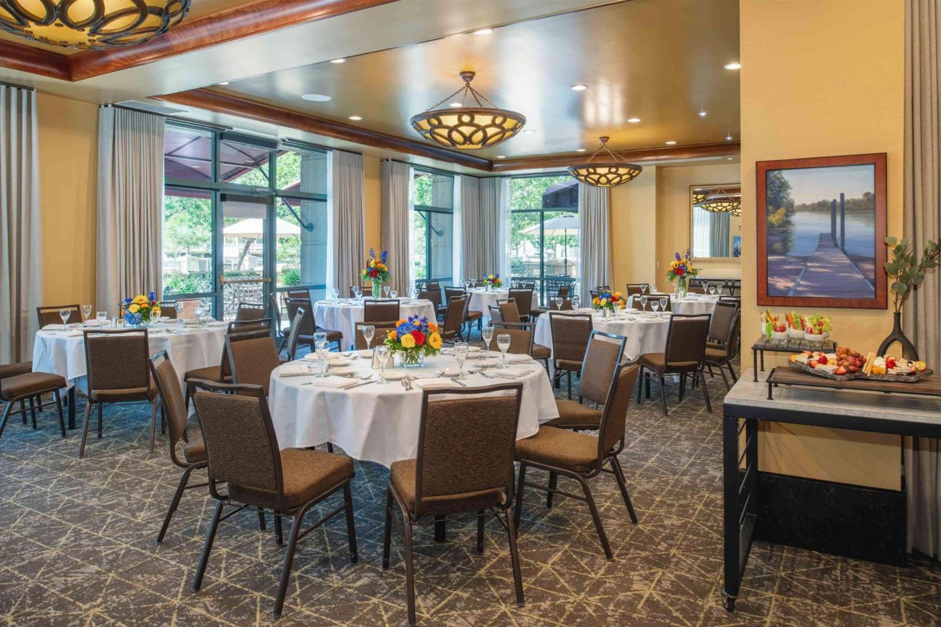 Embassy Suites by Hilton Sacramento Riverfront Promenade photo 94