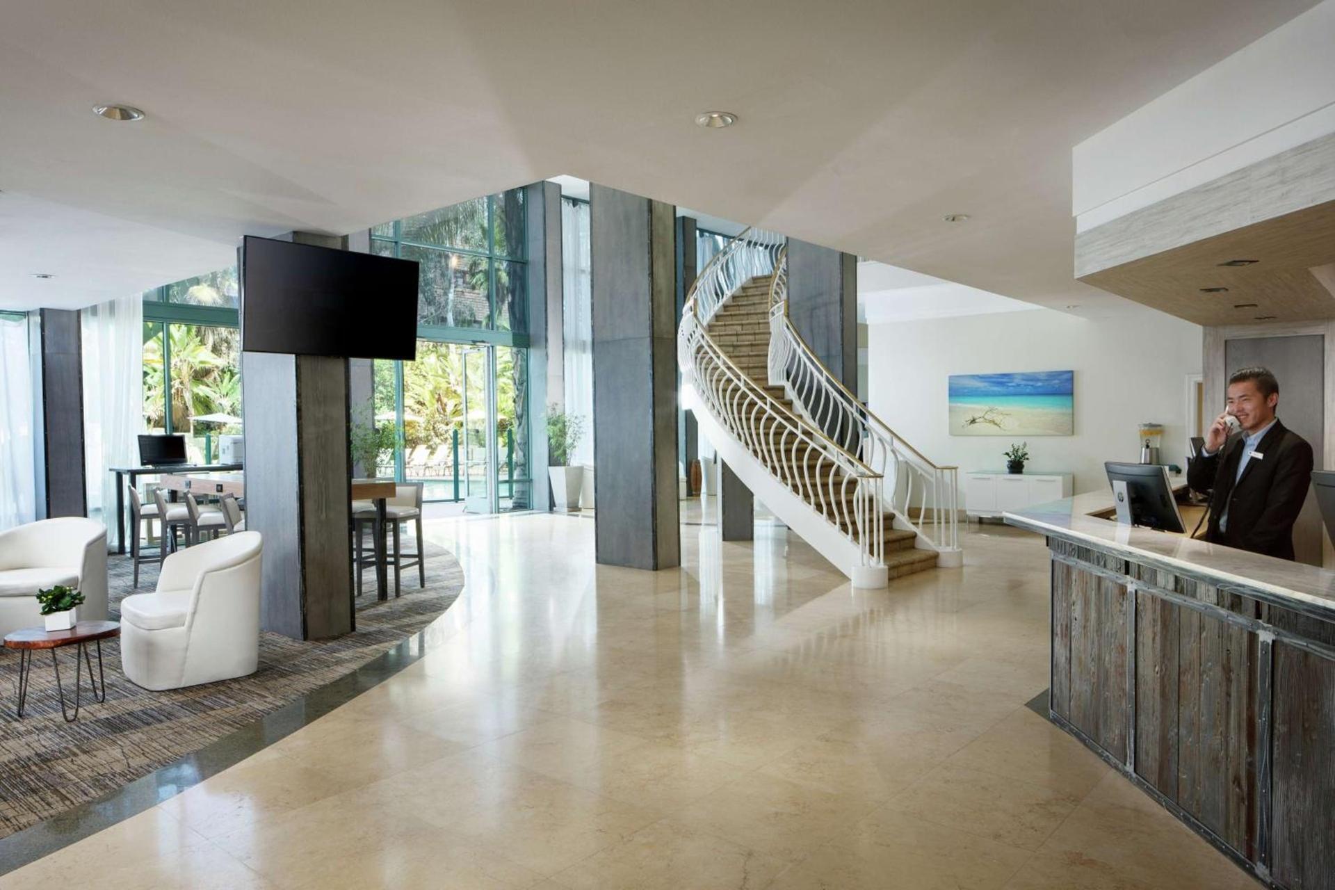 DoubleTree By Hilton San Diego Hotel Circle photo 5