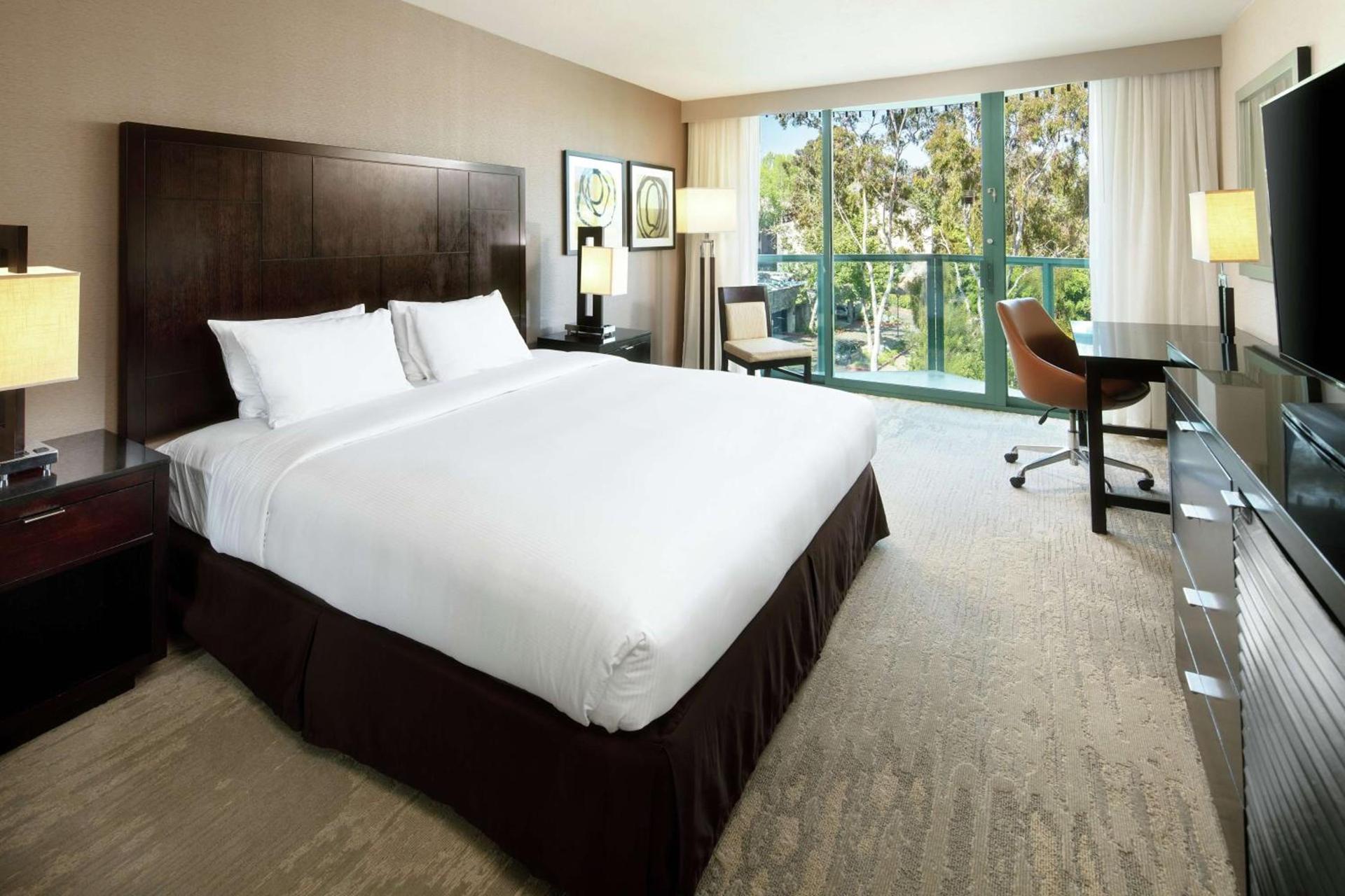 DoubleTree By Hilton San Diego Hotel Circle photo 25