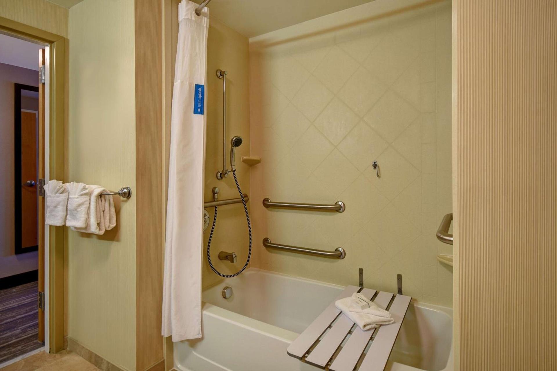 Hampton Inn Rutland/Killington photo 50