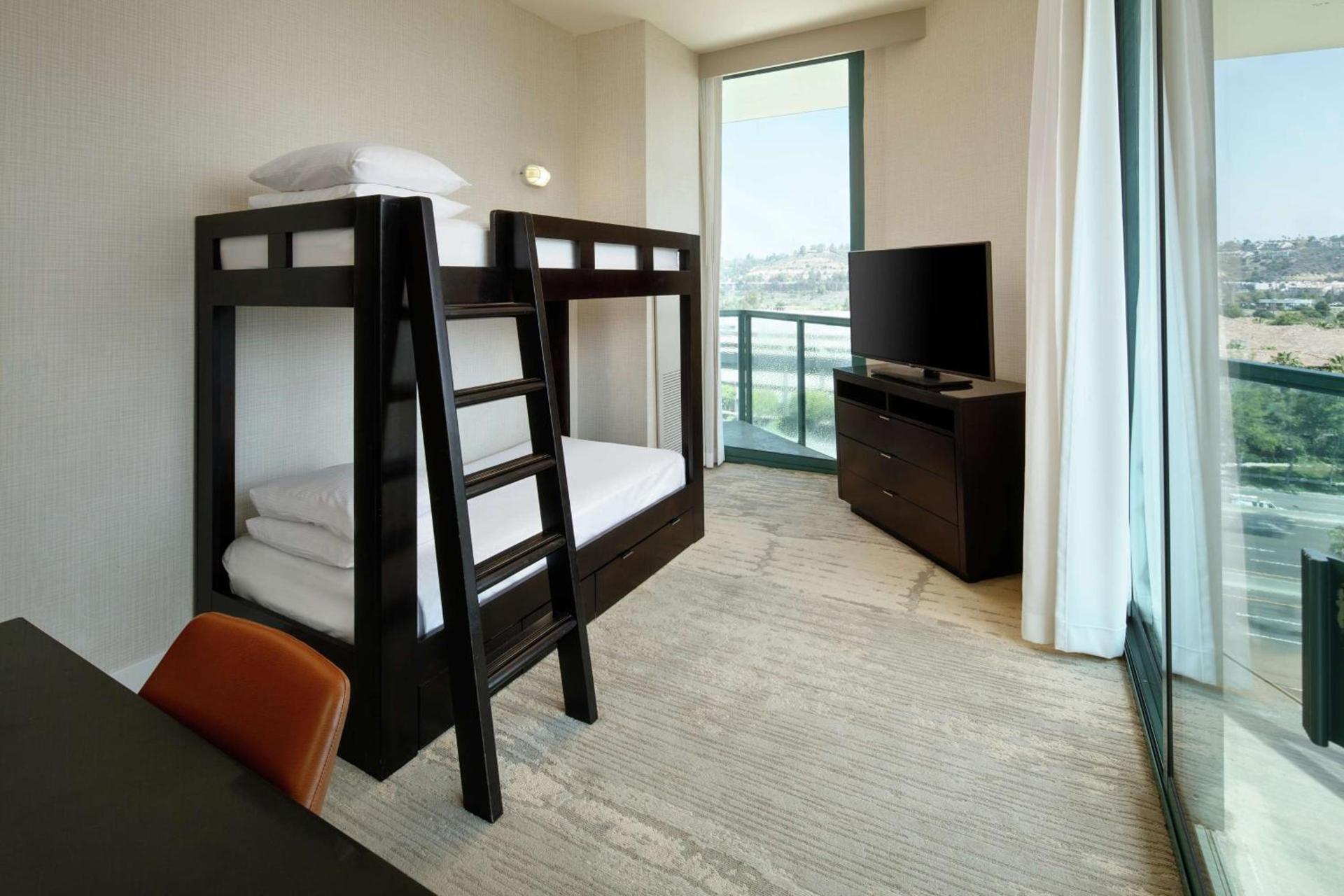 DoubleTree By Hilton San Diego Hotel Circle photo 15