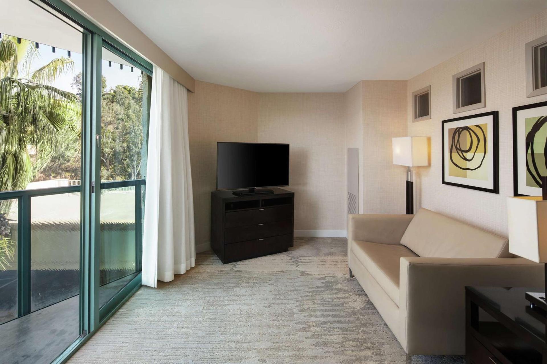 DoubleTree By Hilton San Diego Hotel Circle photo 11