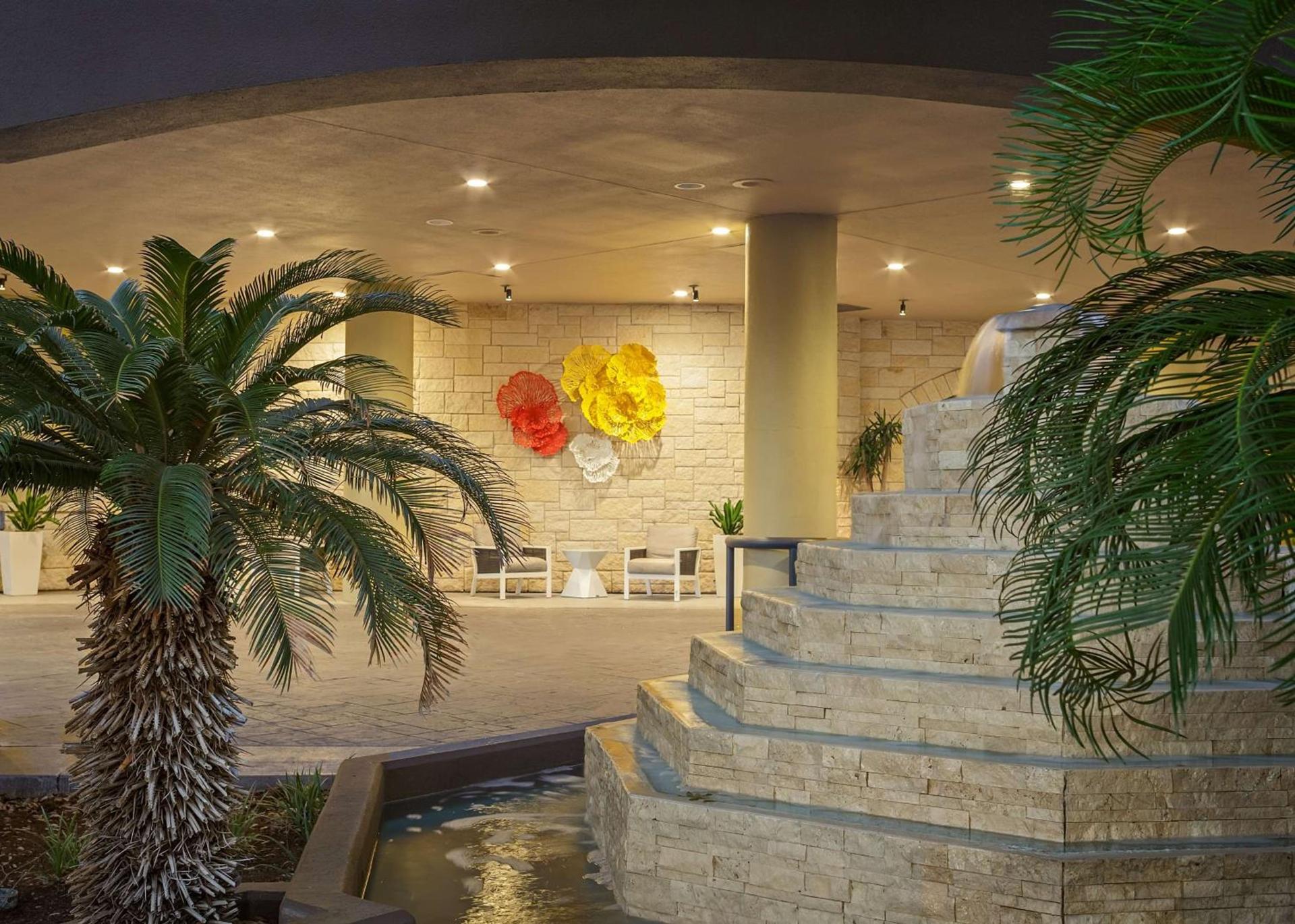 DoubleTree by Hilton San Antonio Downtown photo 3