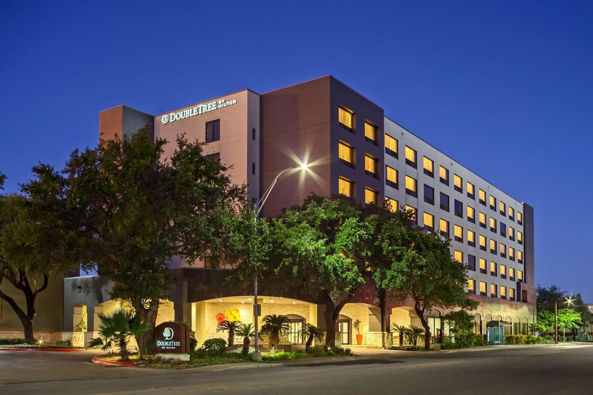 DoubleTree by Hilton San Antonio Downtown photo 4