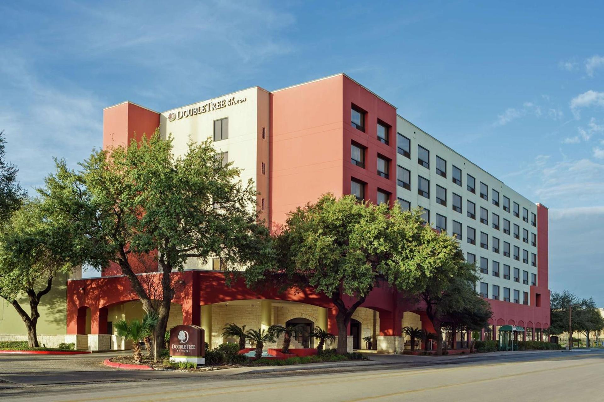 DoubleTree by Hilton San Antonio Downtown photo 8