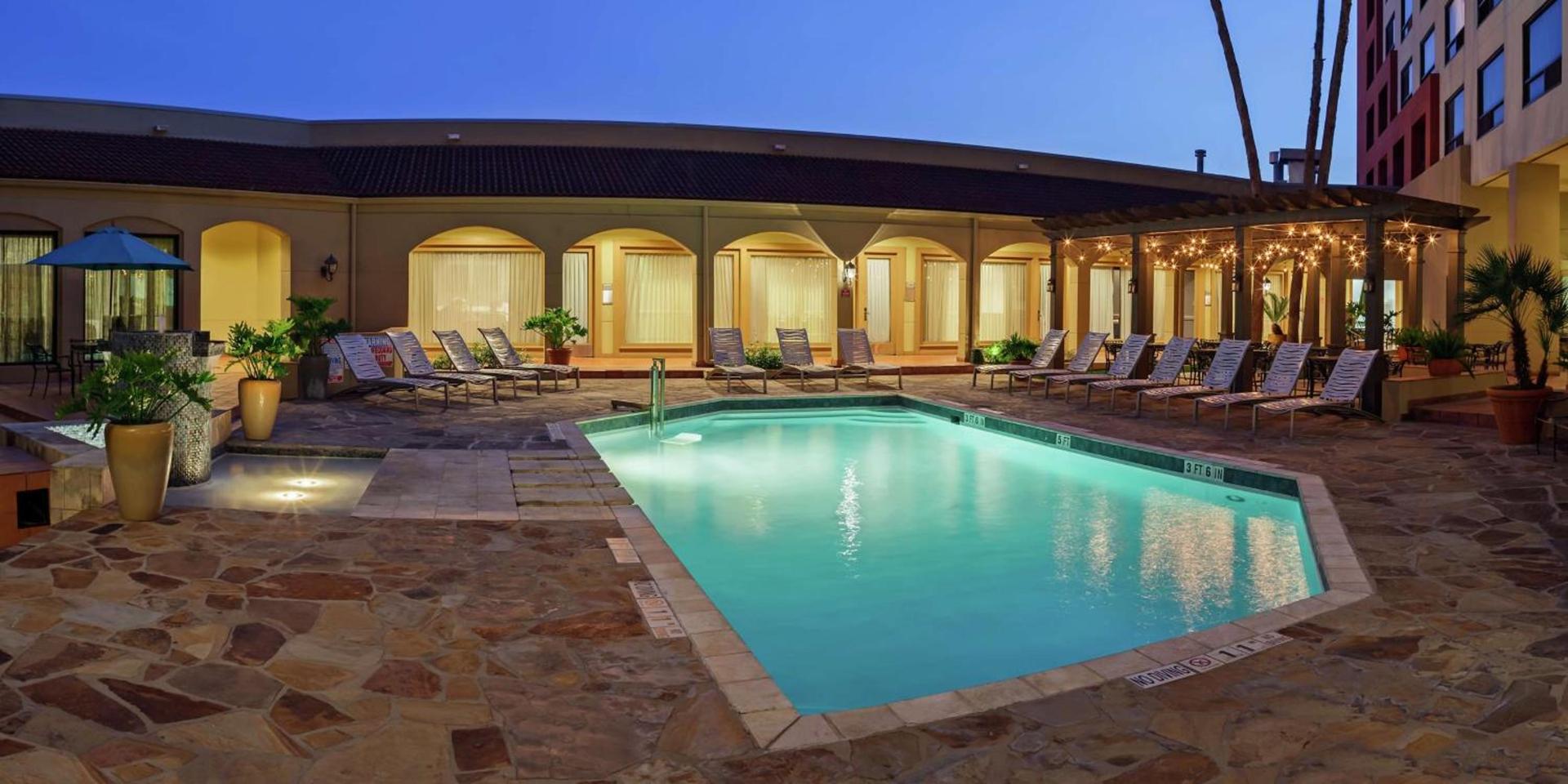 DoubleTree by Hilton San Antonio Downtown photo 11