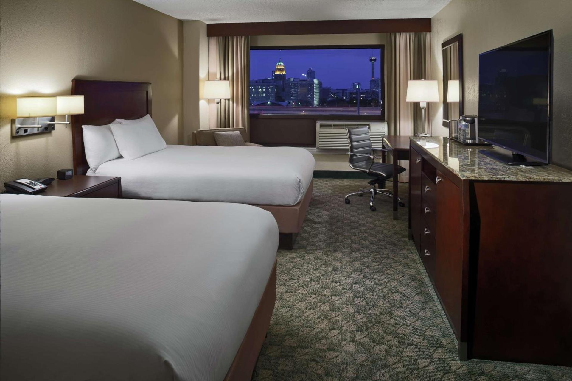 DoubleTree by Hilton San Antonio Downtown photo 17