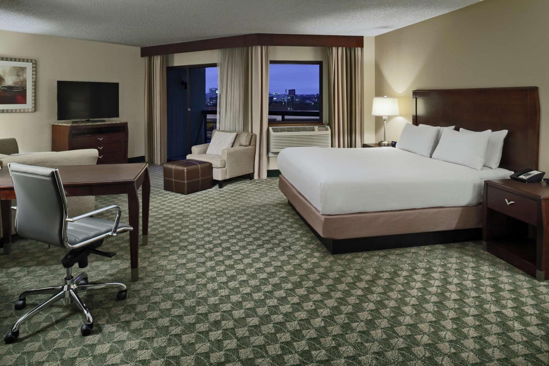 DoubleTree by Hilton San Antonio Downtown photo 19