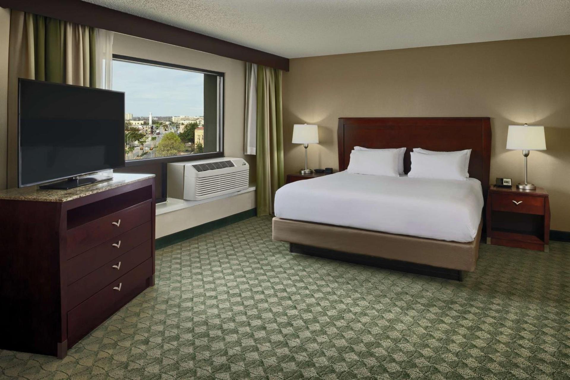 DoubleTree by Hilton San Antonio Downtown photo 26
