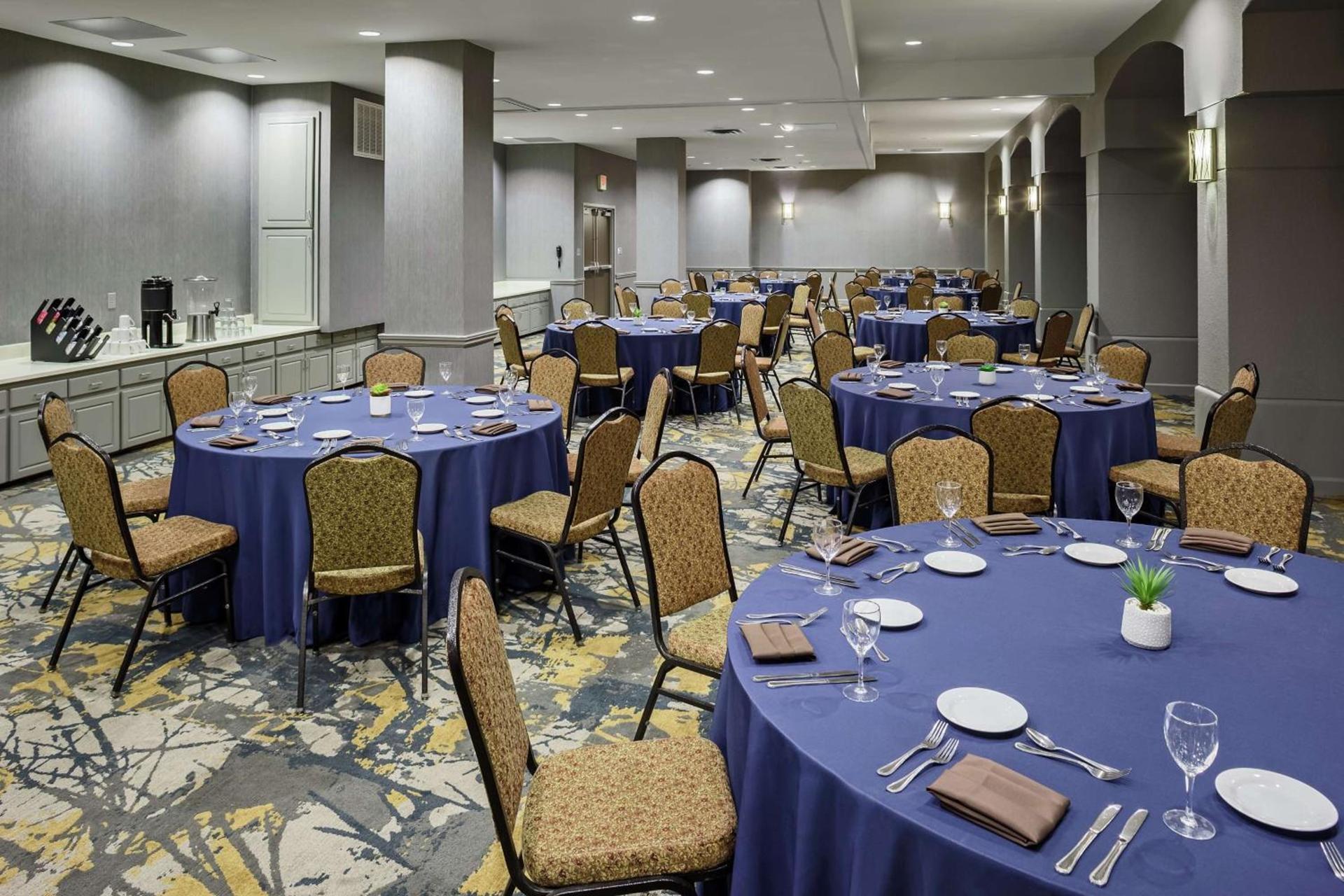 DoubleTree by Hilton San Antonio Downtown photo 29