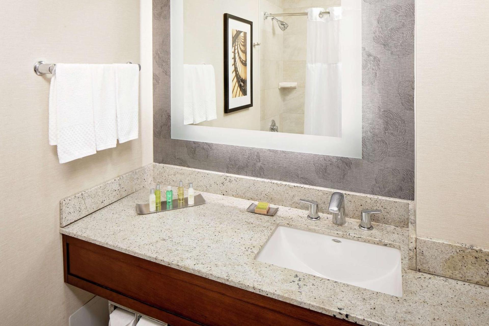 DoubleTree by Hilton Hotel South Bend photo 42